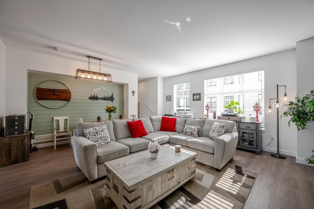 #35 2774 Montrose Avenue - 4