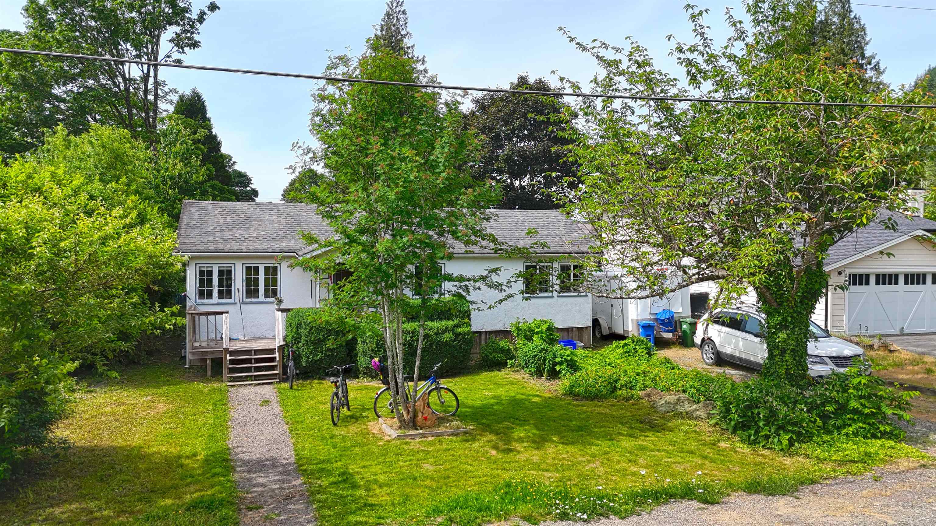 571 Echo Avenue - 1