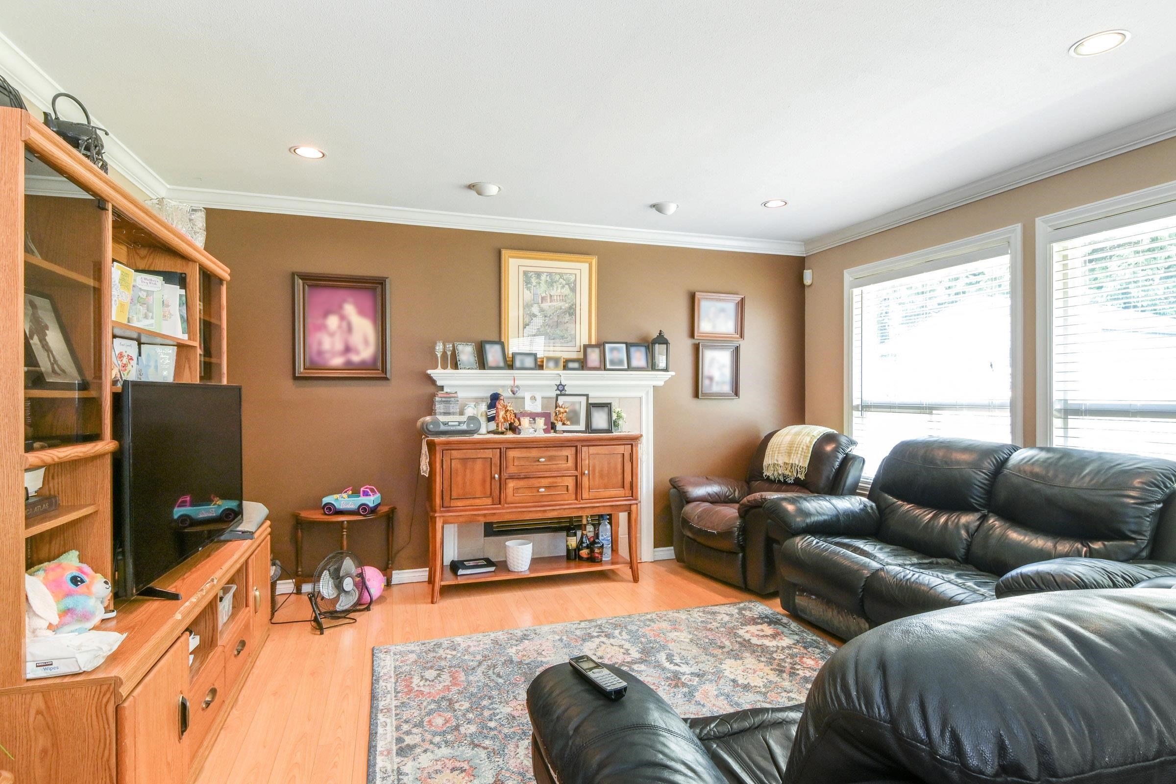 6236 128a Street - 7