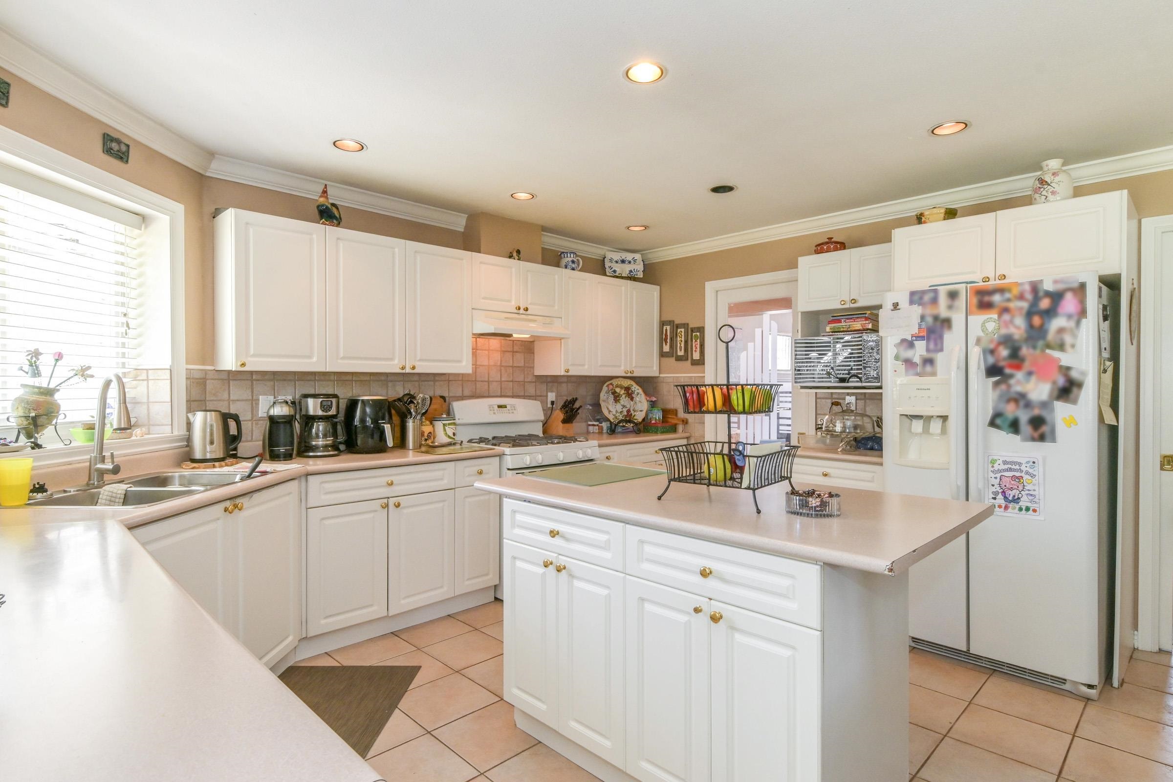 6236 128a Street - 11