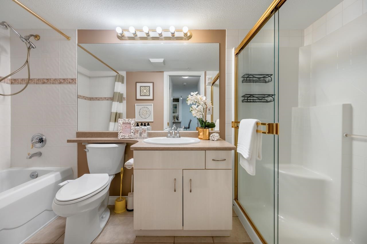 #105 988 W 54th Avenue - 16