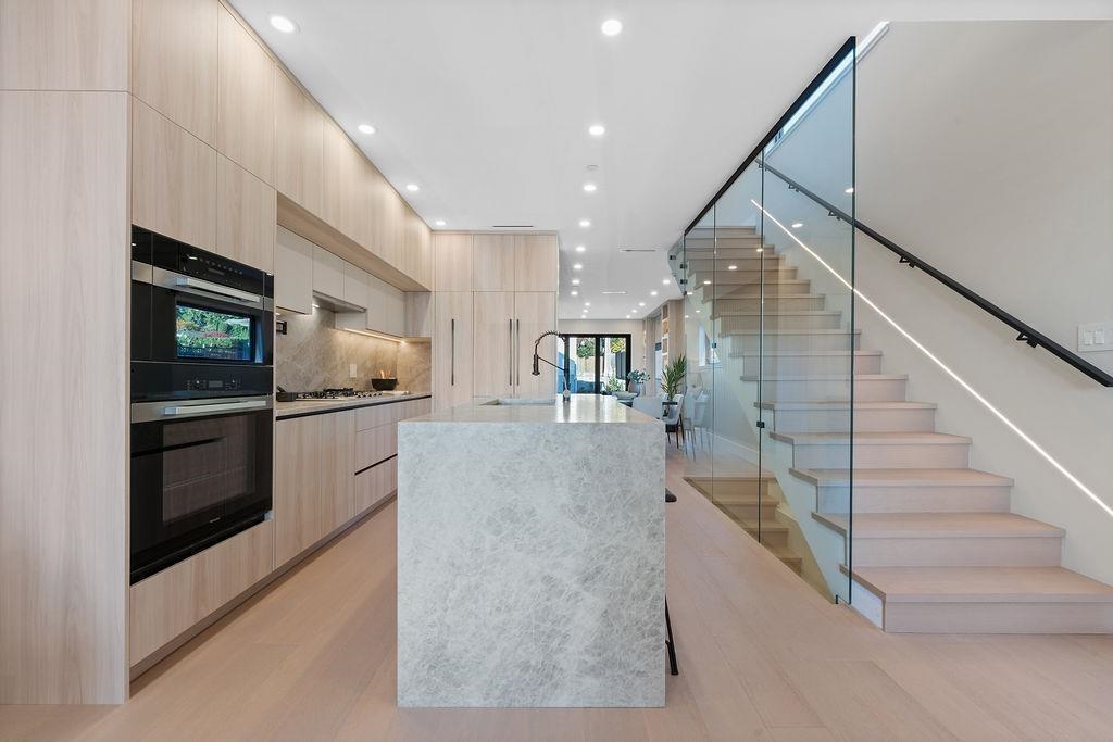 504 E 5th Street - 12