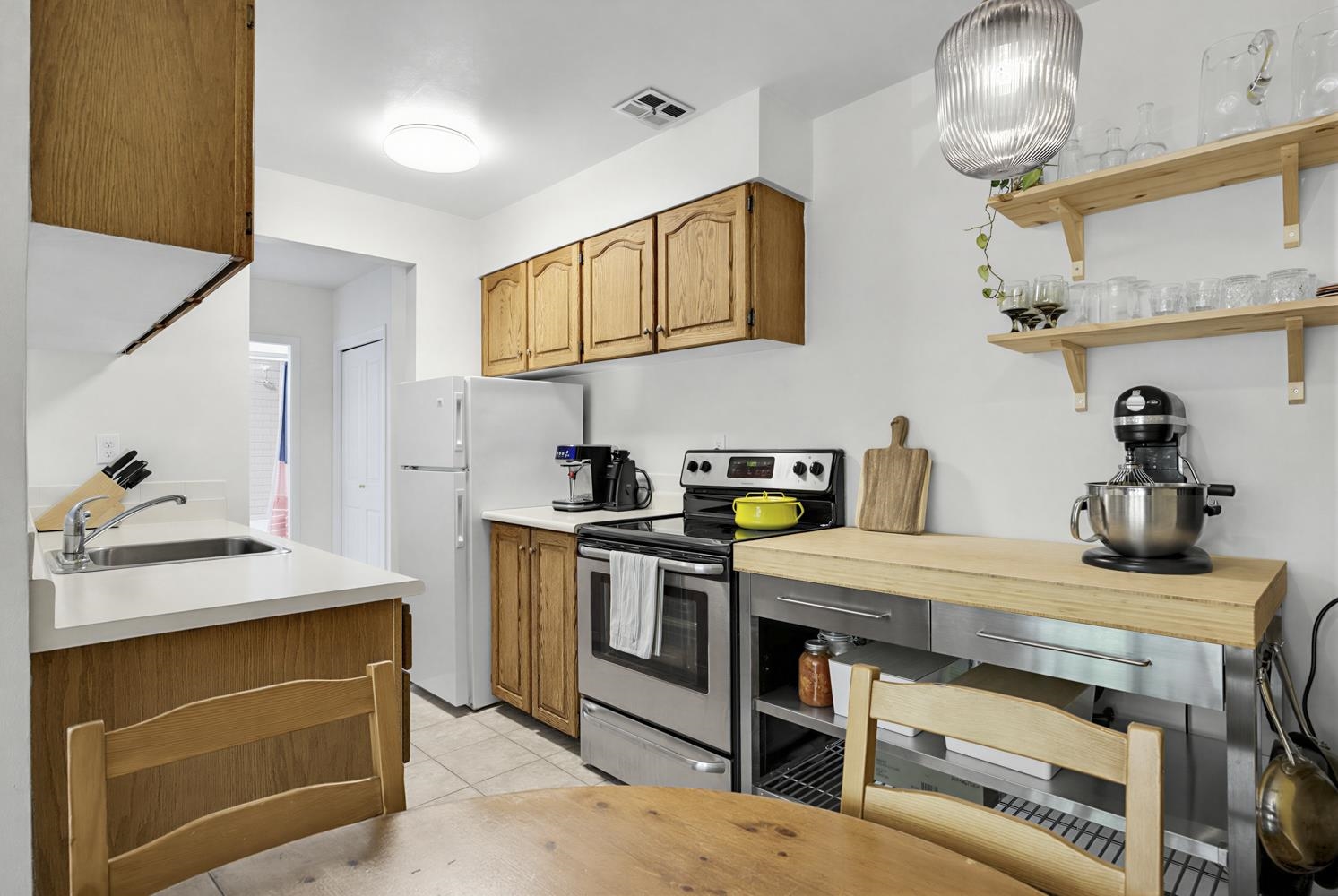 #215 8680 Fremlin Street - 10