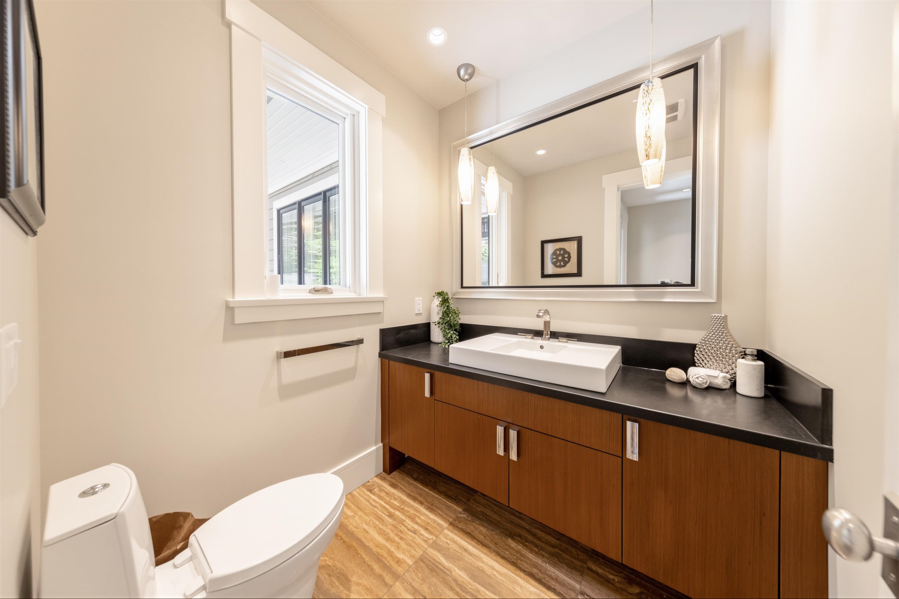 2645 Rosebery Avenue - 16