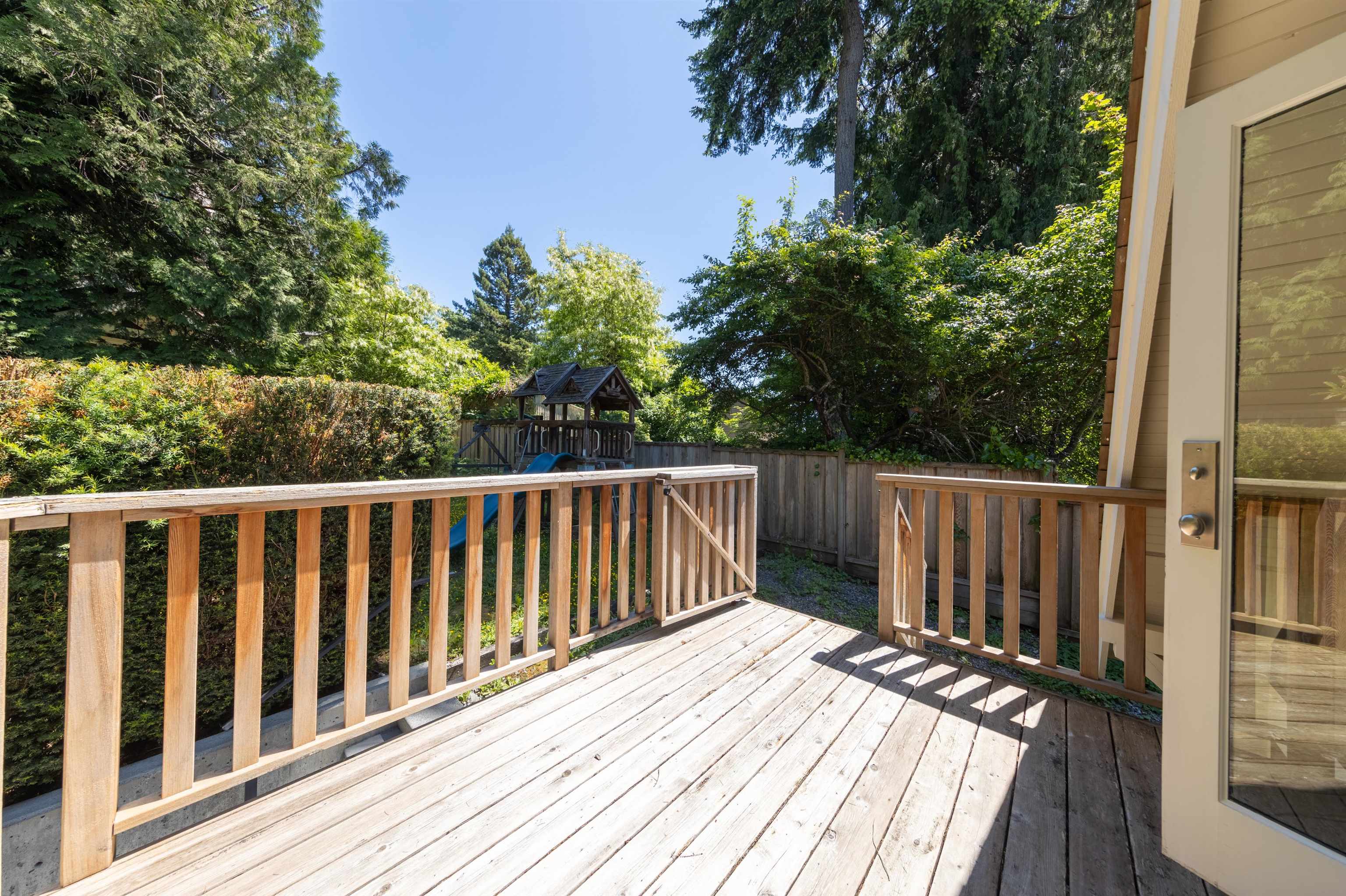 2645 Rosebery Avenue - 24