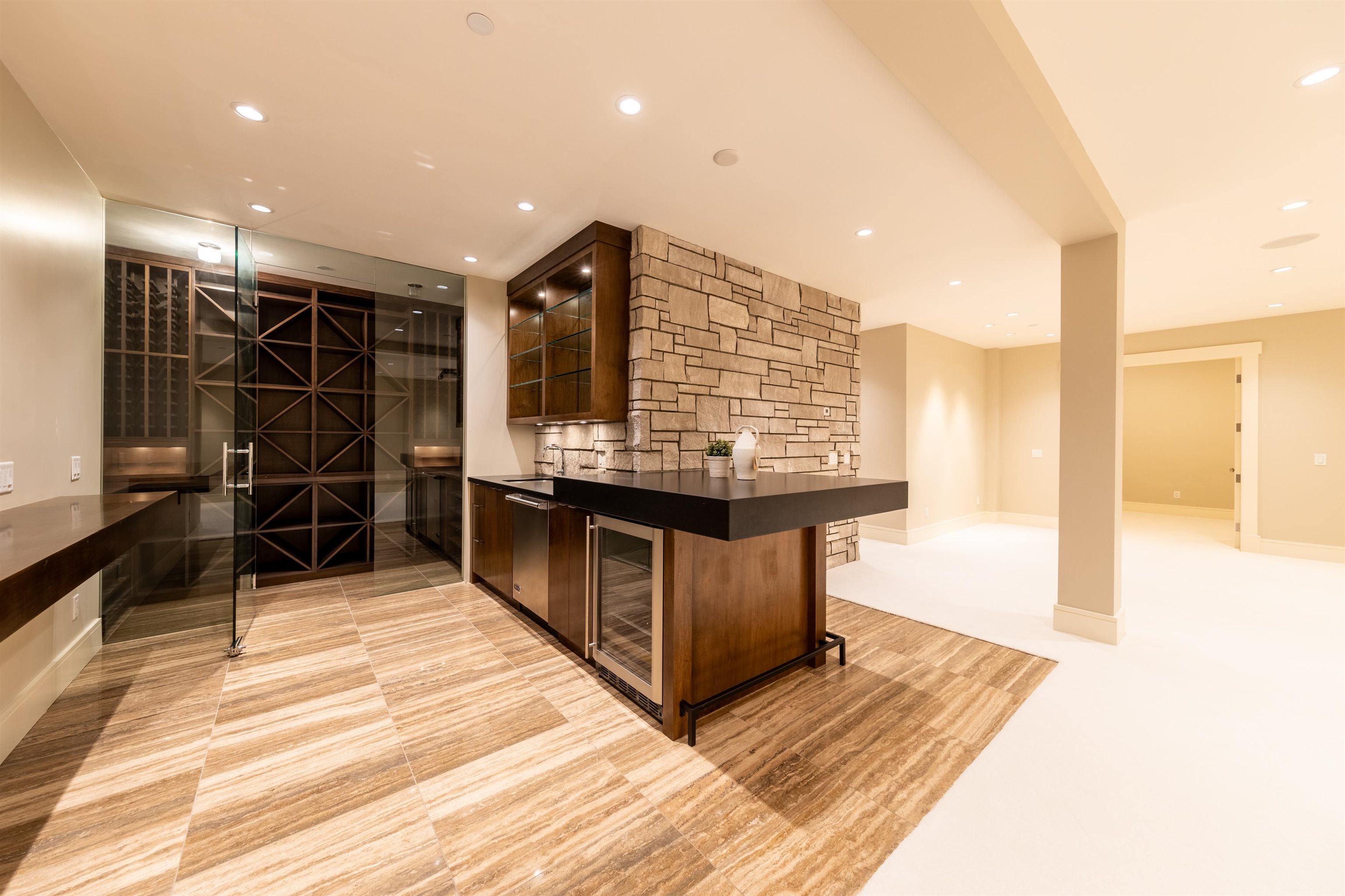 2645 Rosebery Avenue - 31