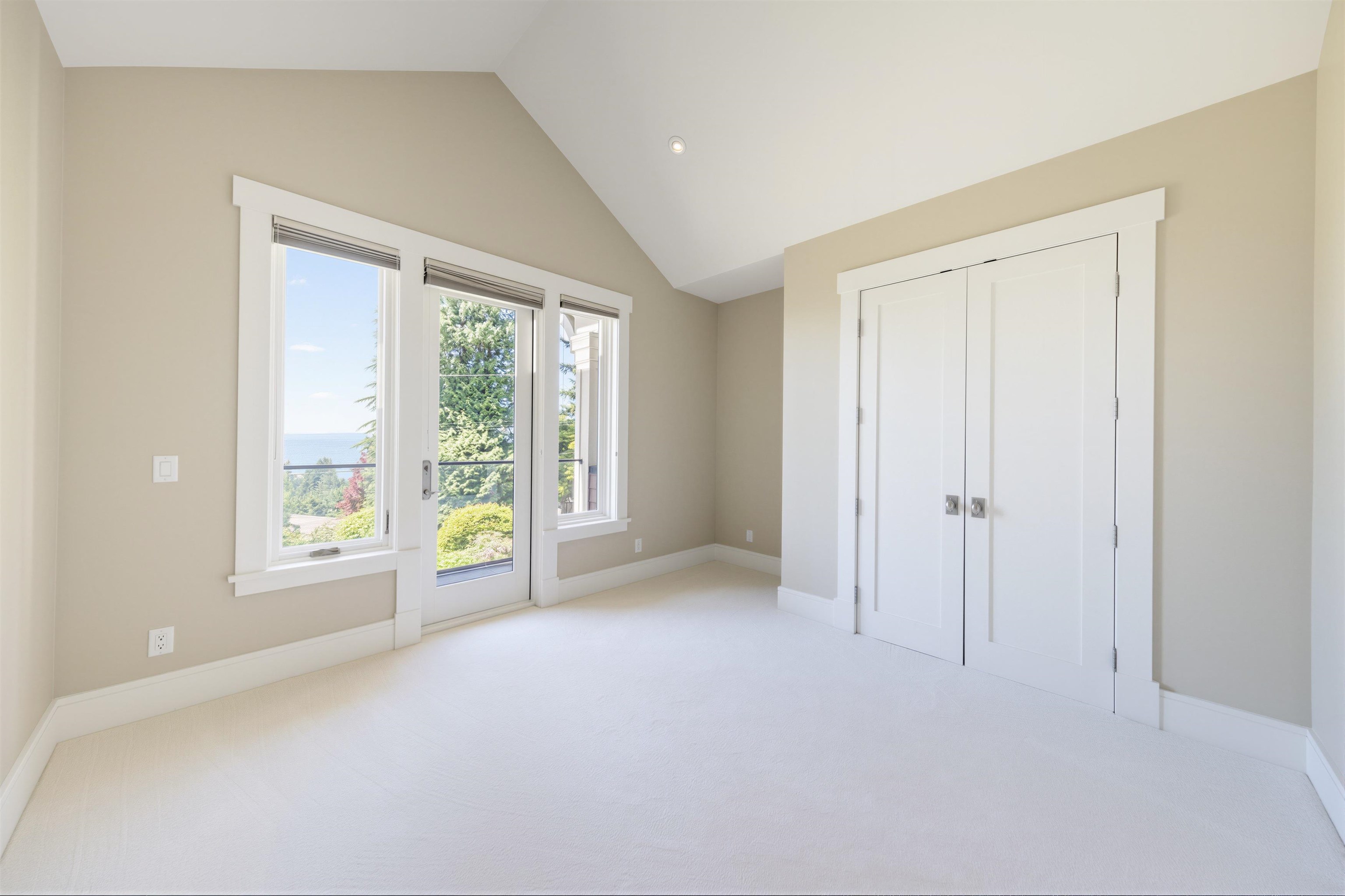 2645 Rosebery Avenue - 25