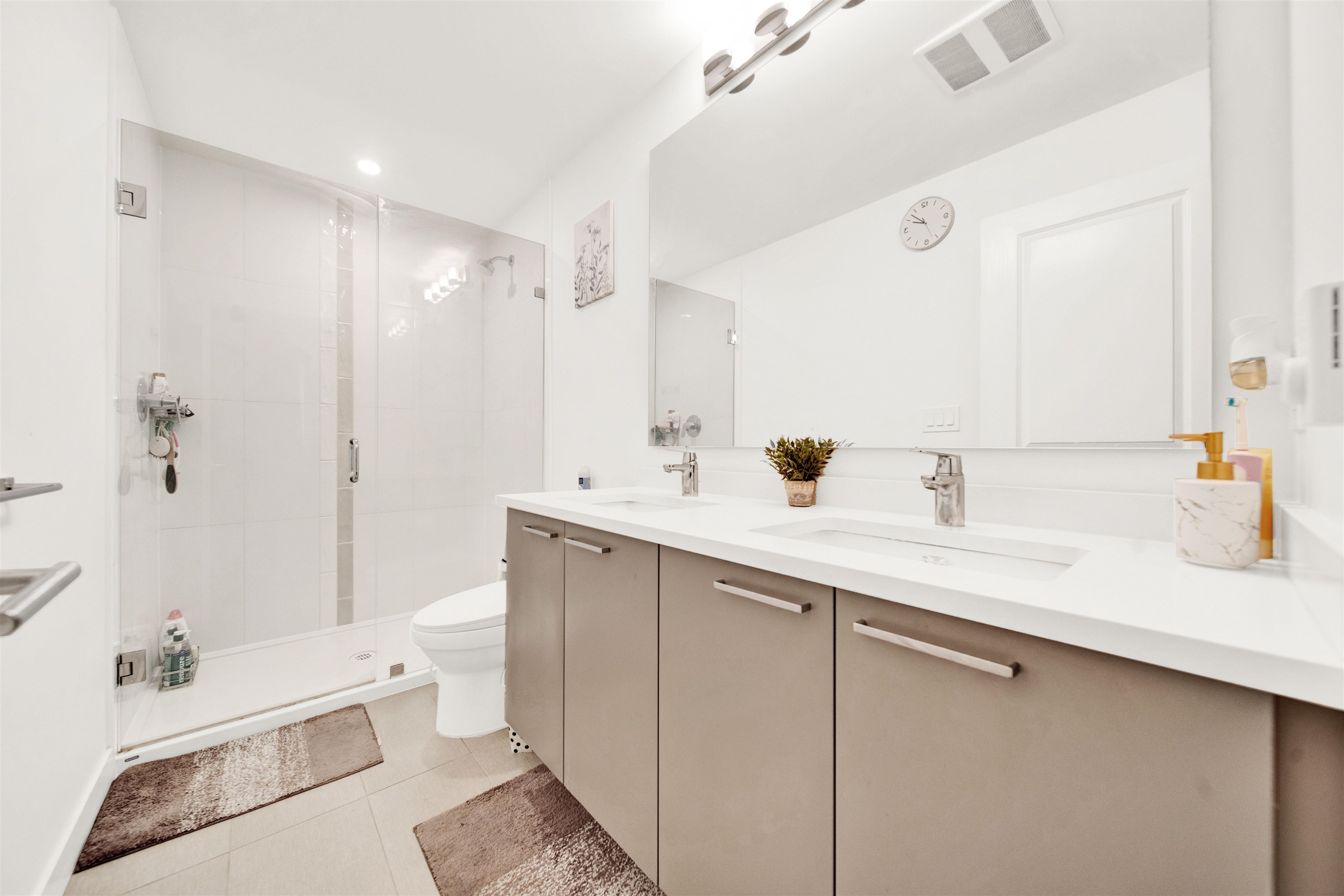 #B208 20834 80 Avenue - Image 3