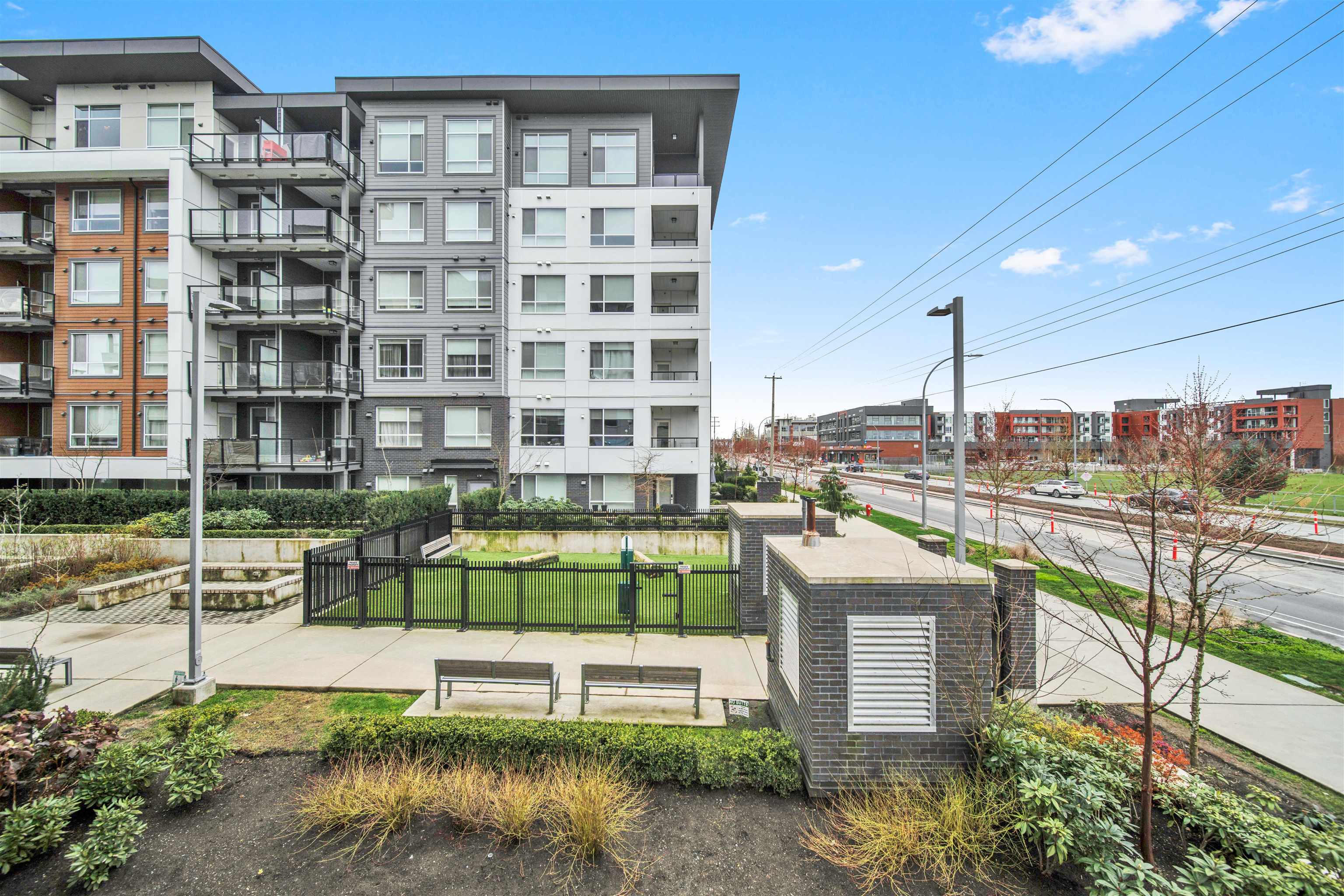 #B208 20834 80 Avenue - 14