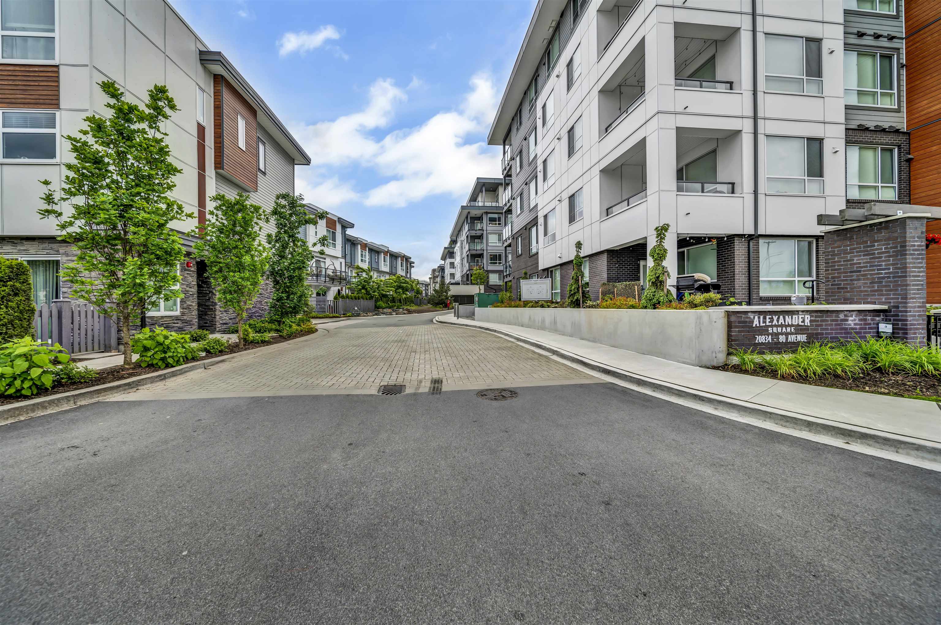 #B208 20834 80 Avenue - 31