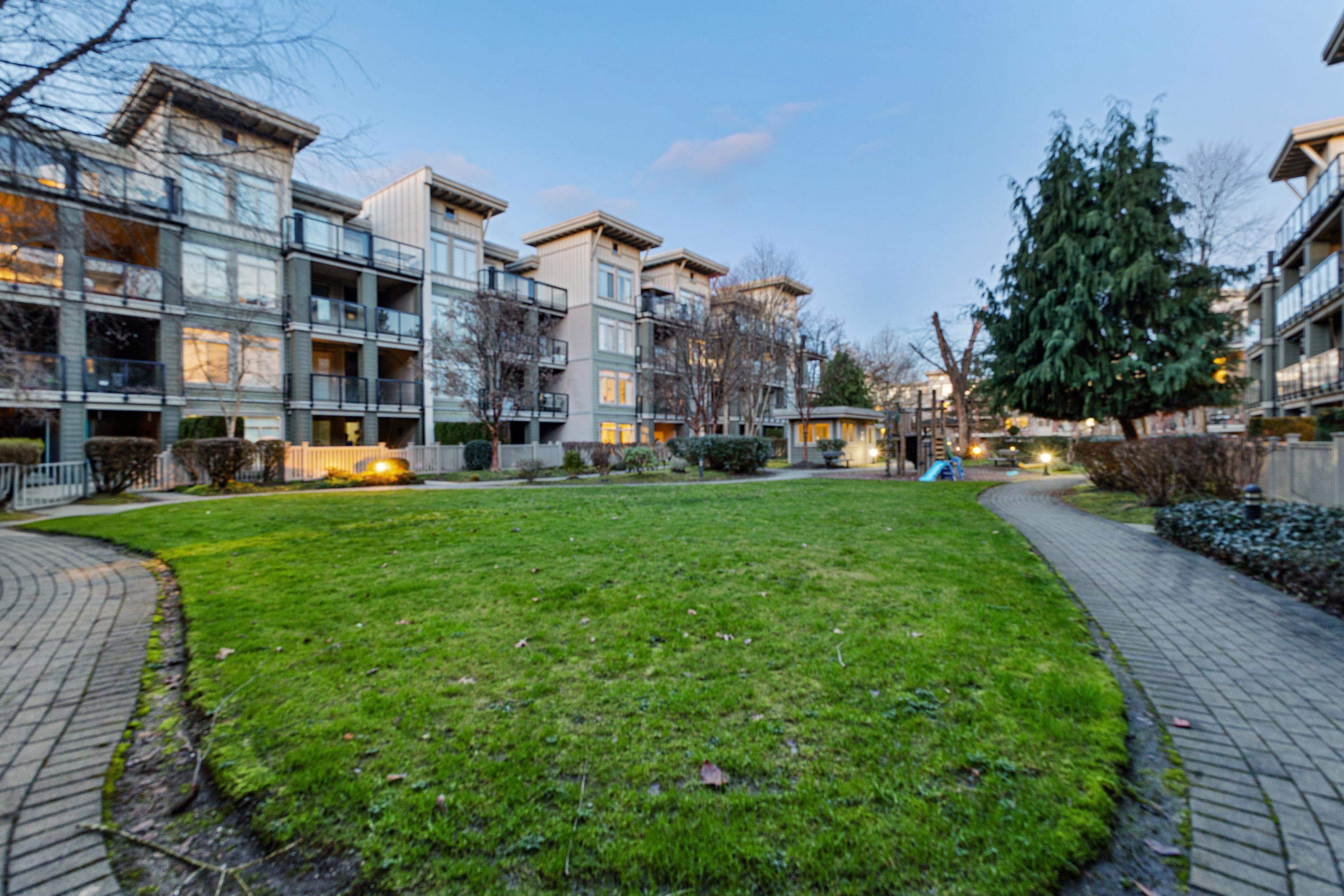 #318 10180 153 Street - 25