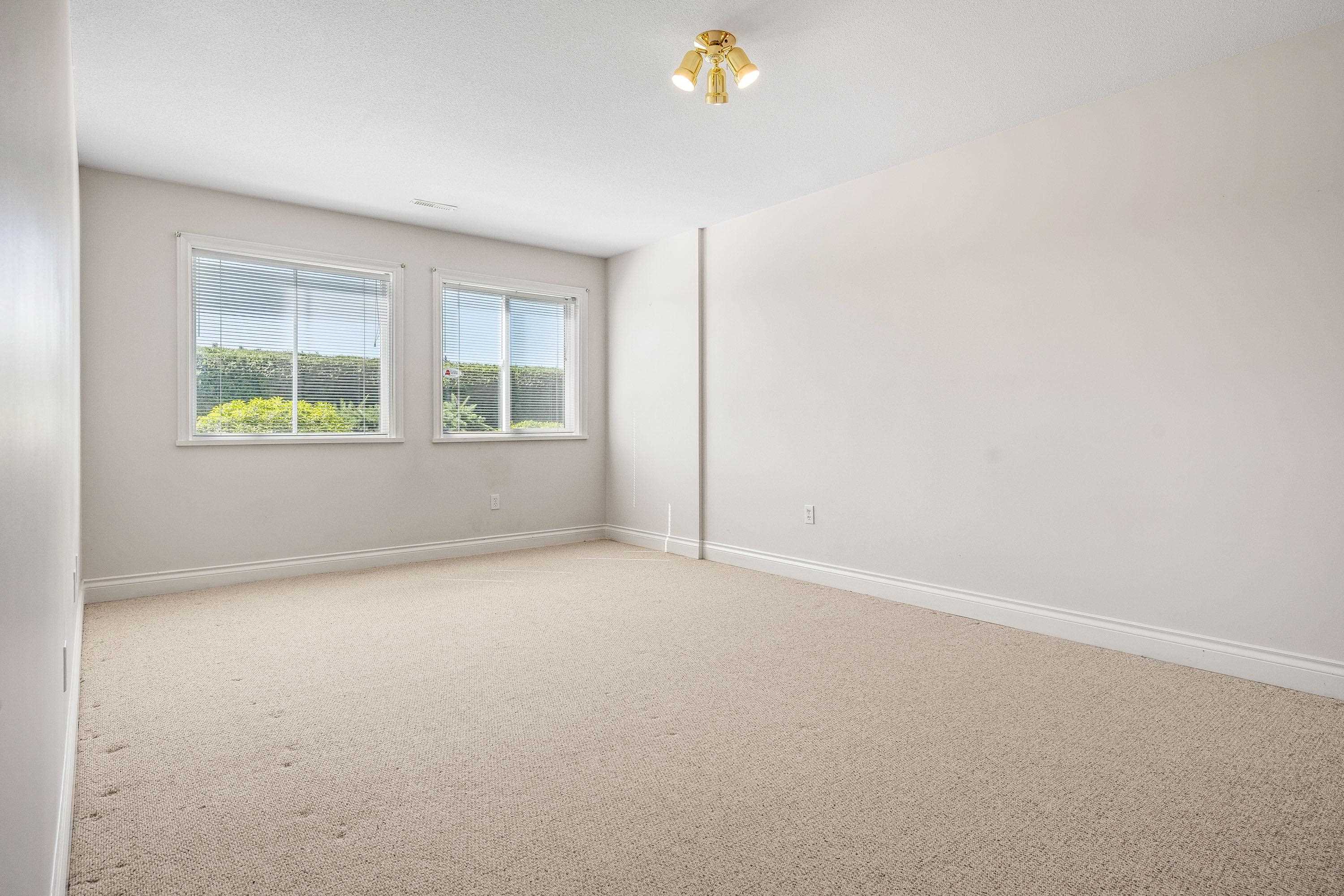 #34 3354 Horn Street - 31