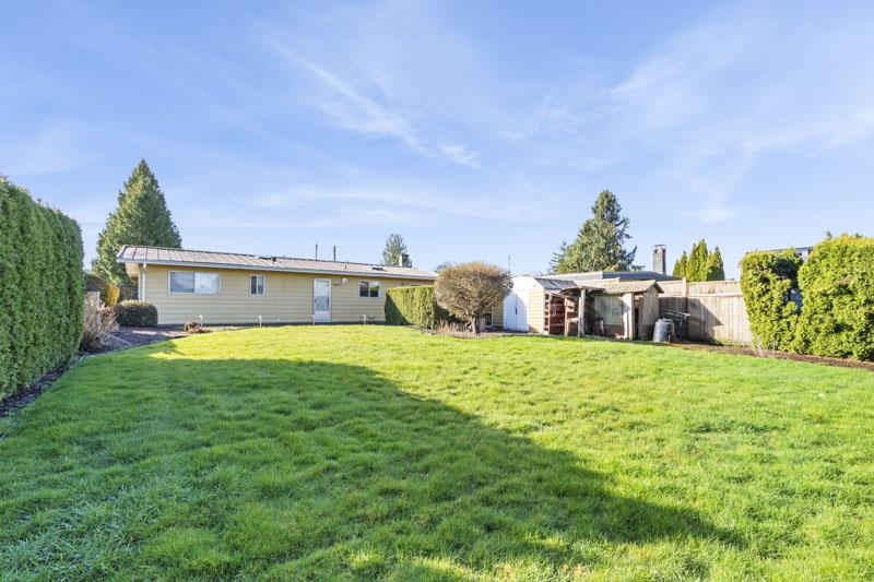22641 Brown Avenue - 32