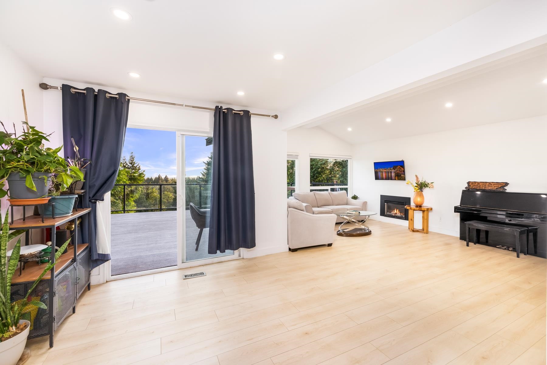 7437 Garfield Drive - 8