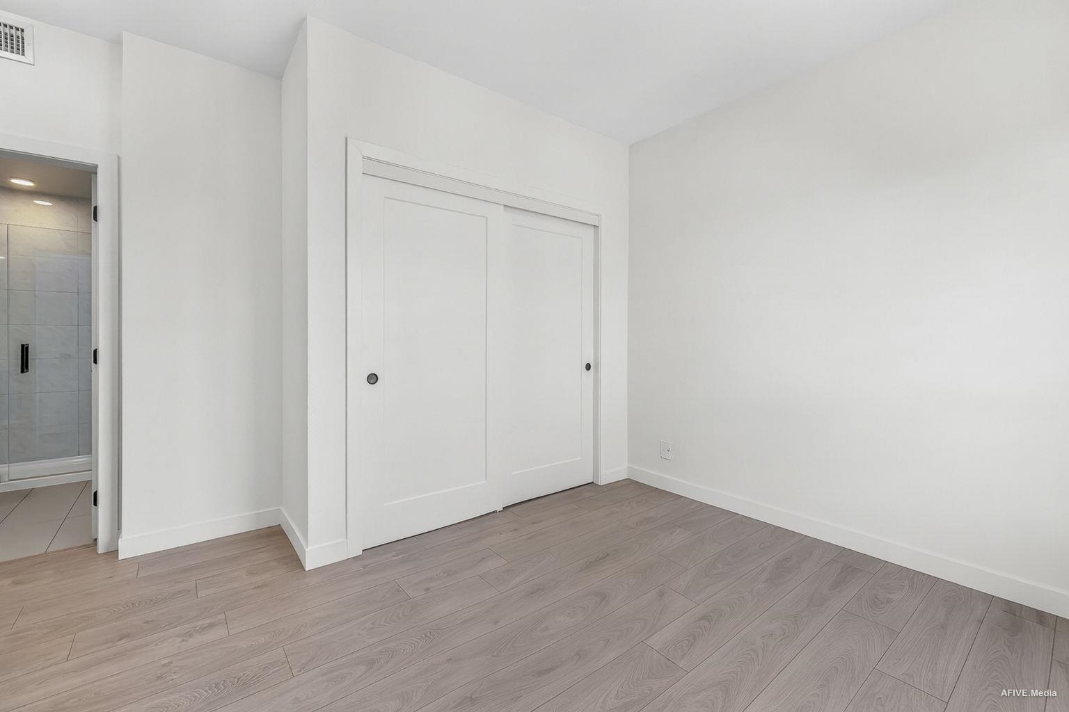 #B601 20018 83a Avenue - 17