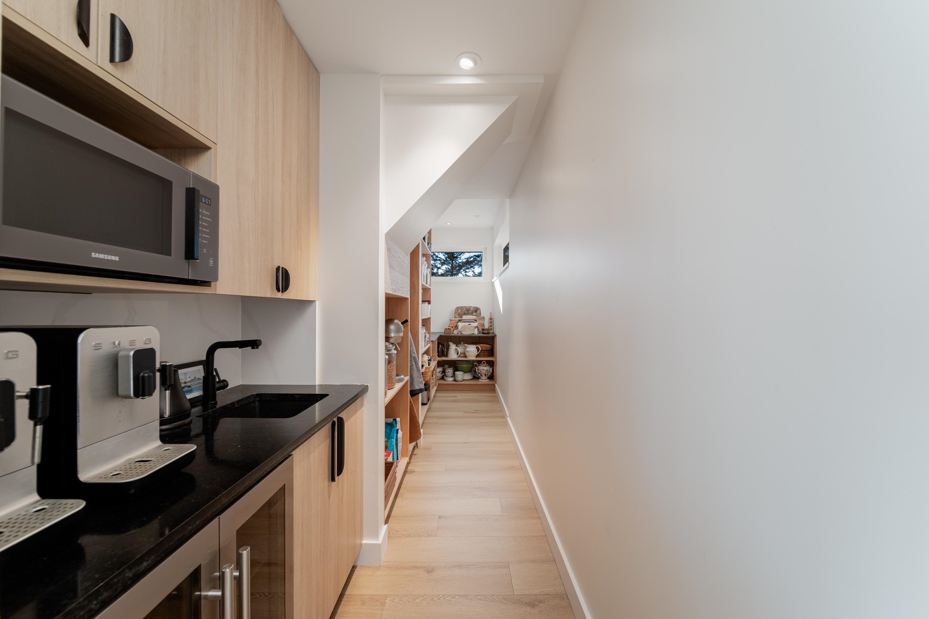 356 East West Road - 13