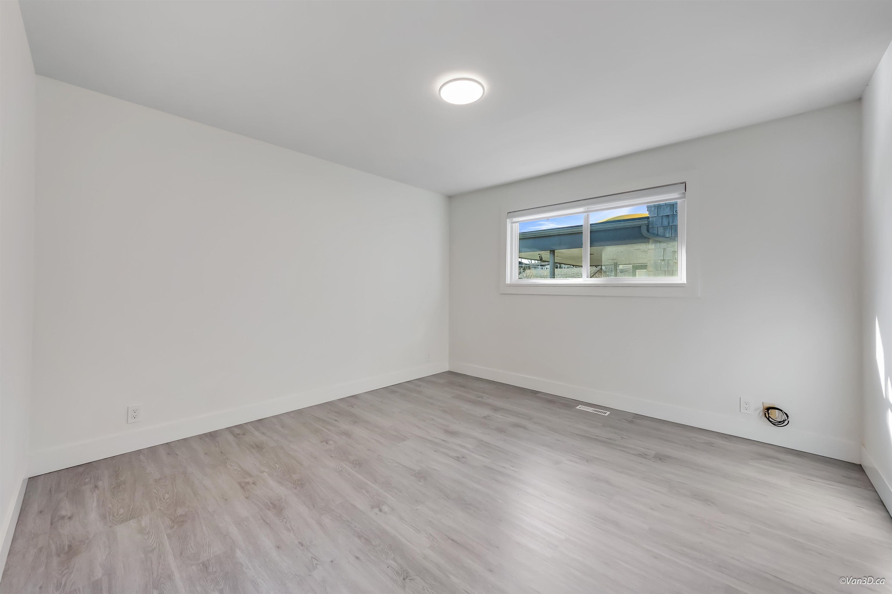 4346 Dundas Street - 17