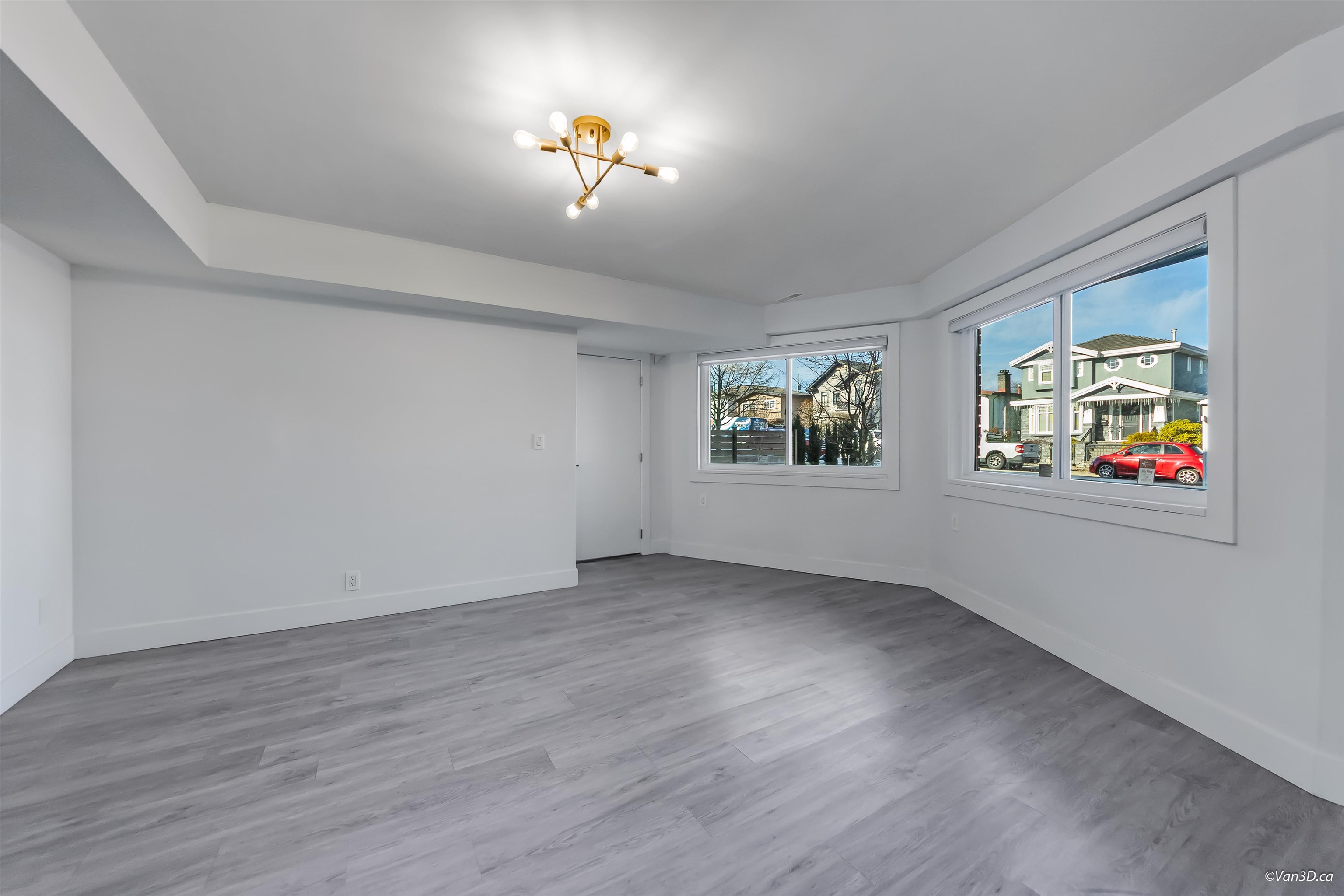 4346 Dundas Street - 21