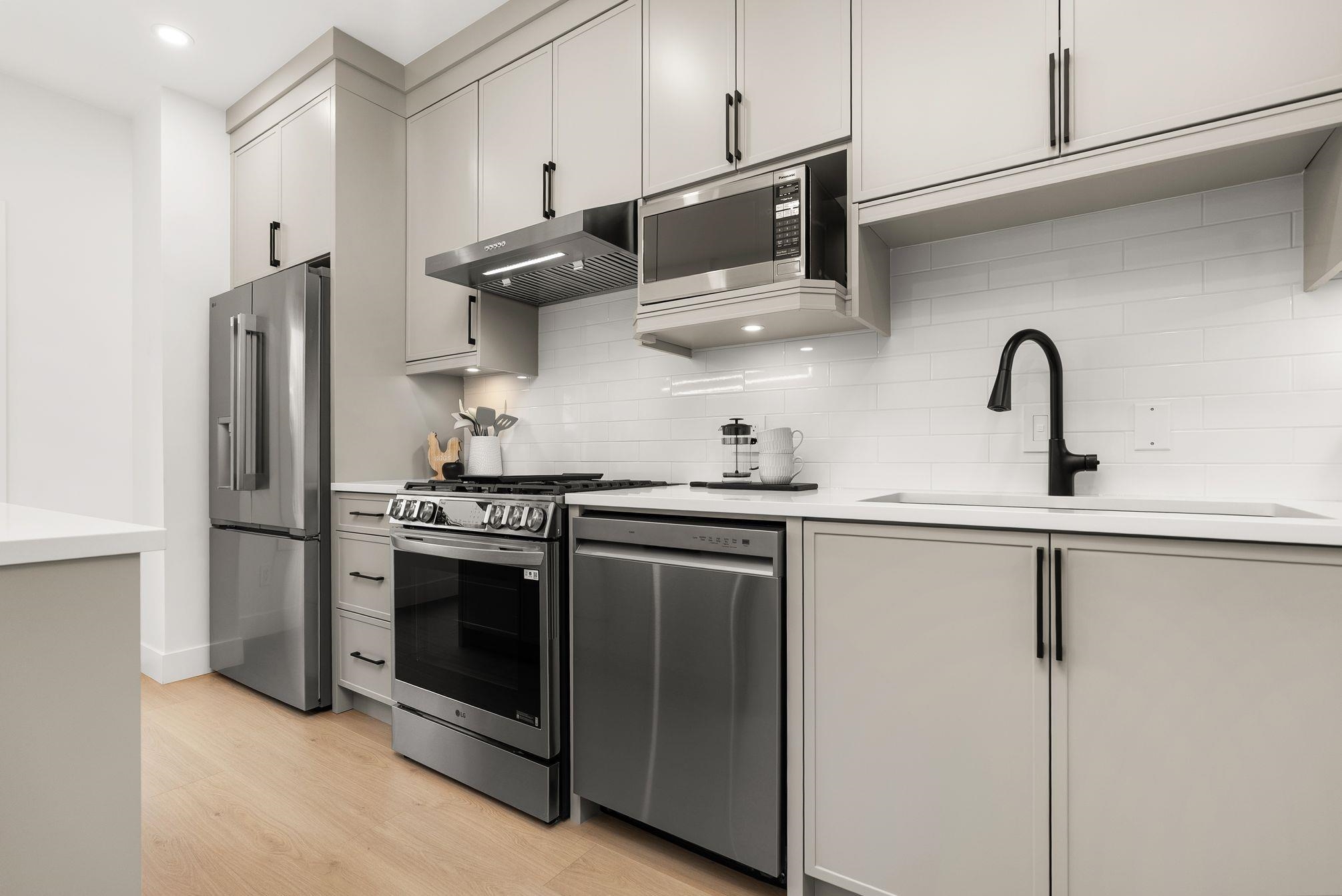 #3 2522 Campbell Avenue - 17