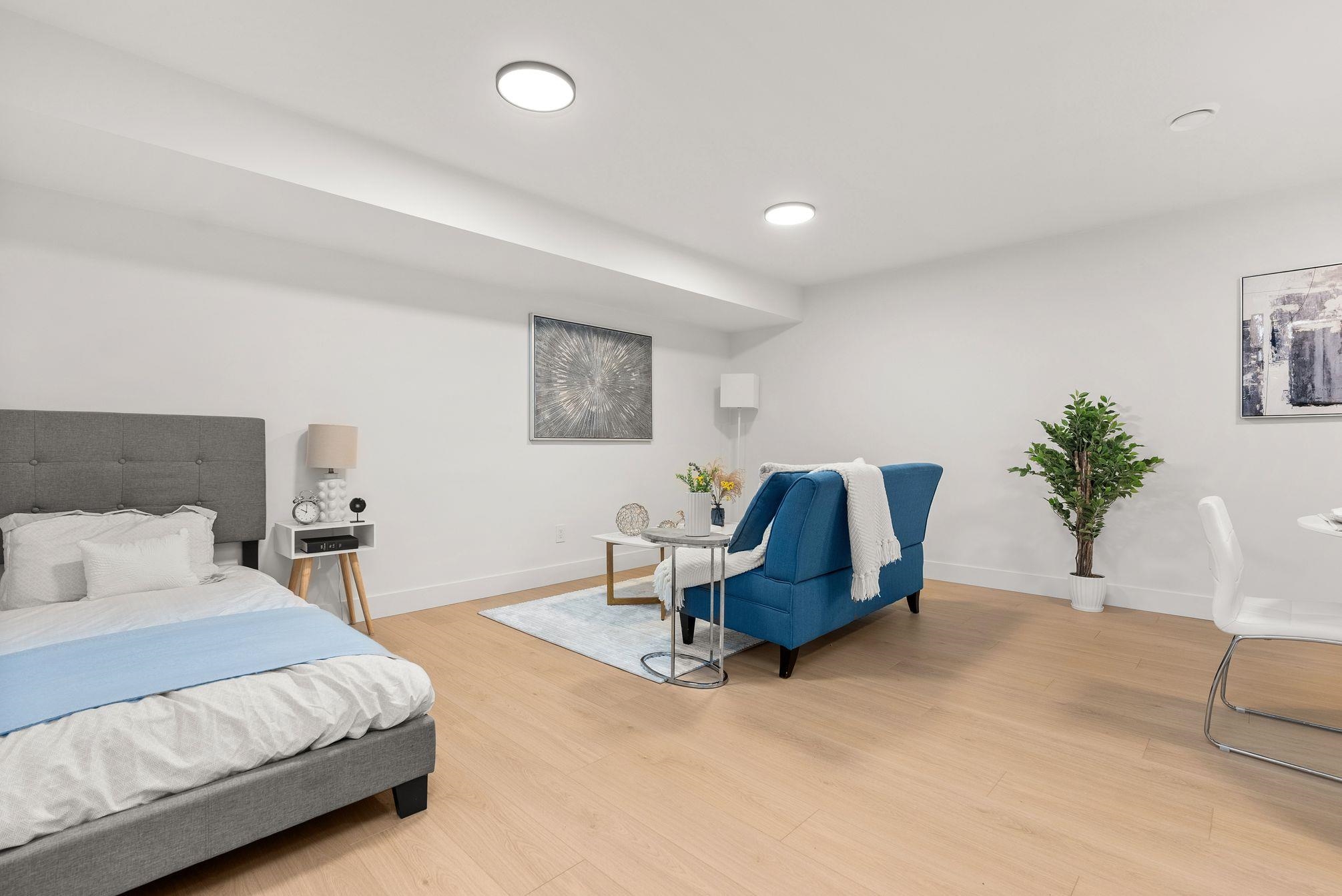 #3 2522 Campbell Avenue - 33