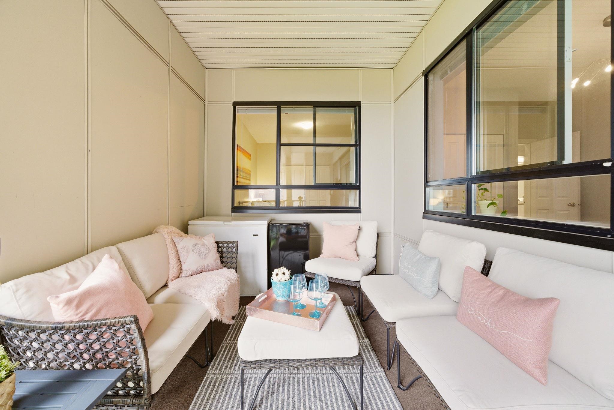 #512 1152 Windsor Mews - 28