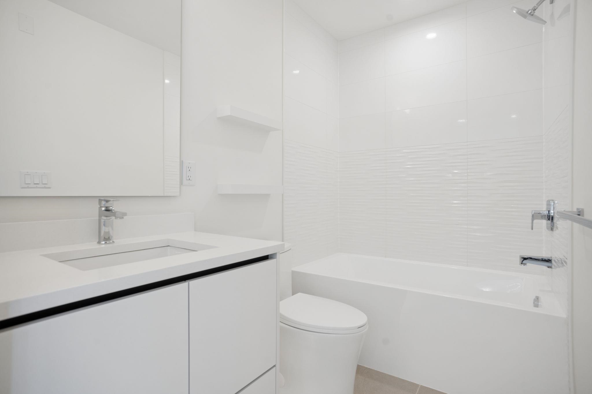 #202 8398 Oak Street - 12