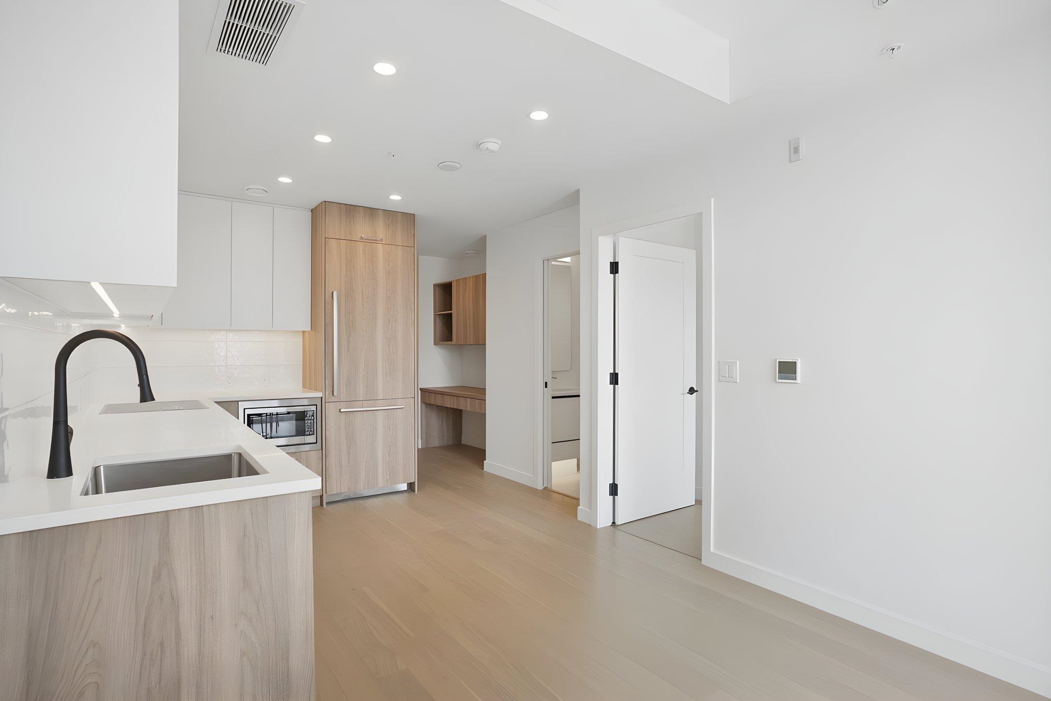#202 8398 Oak Street - 8