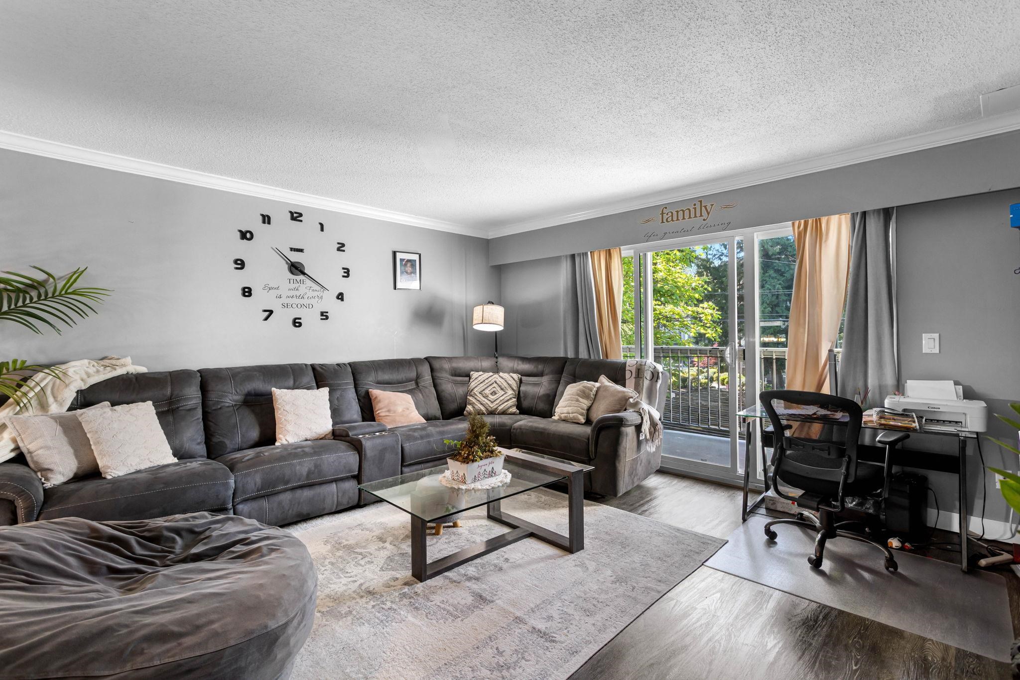 #29 33293 E Bourquin Crescent - 1
