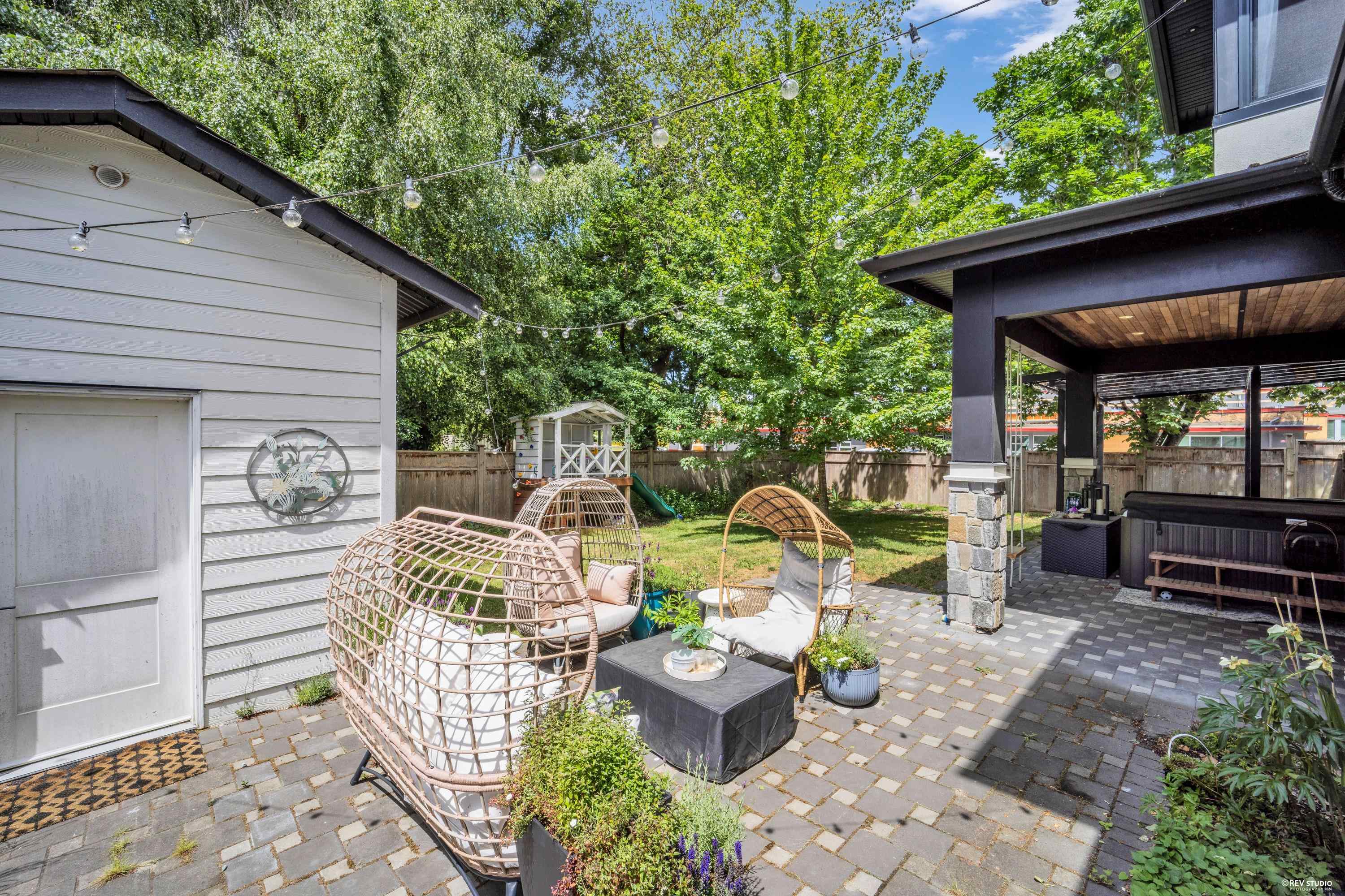 8631 Odlin Crescent - 37