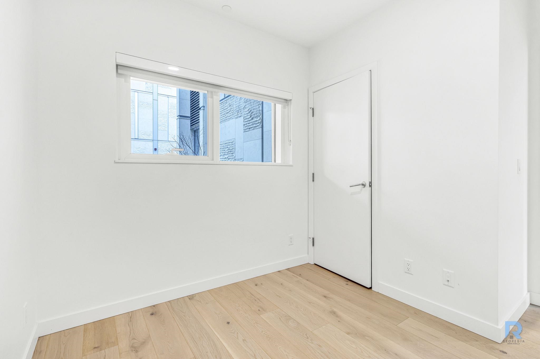 #206 6000 McKay Avenue - 24