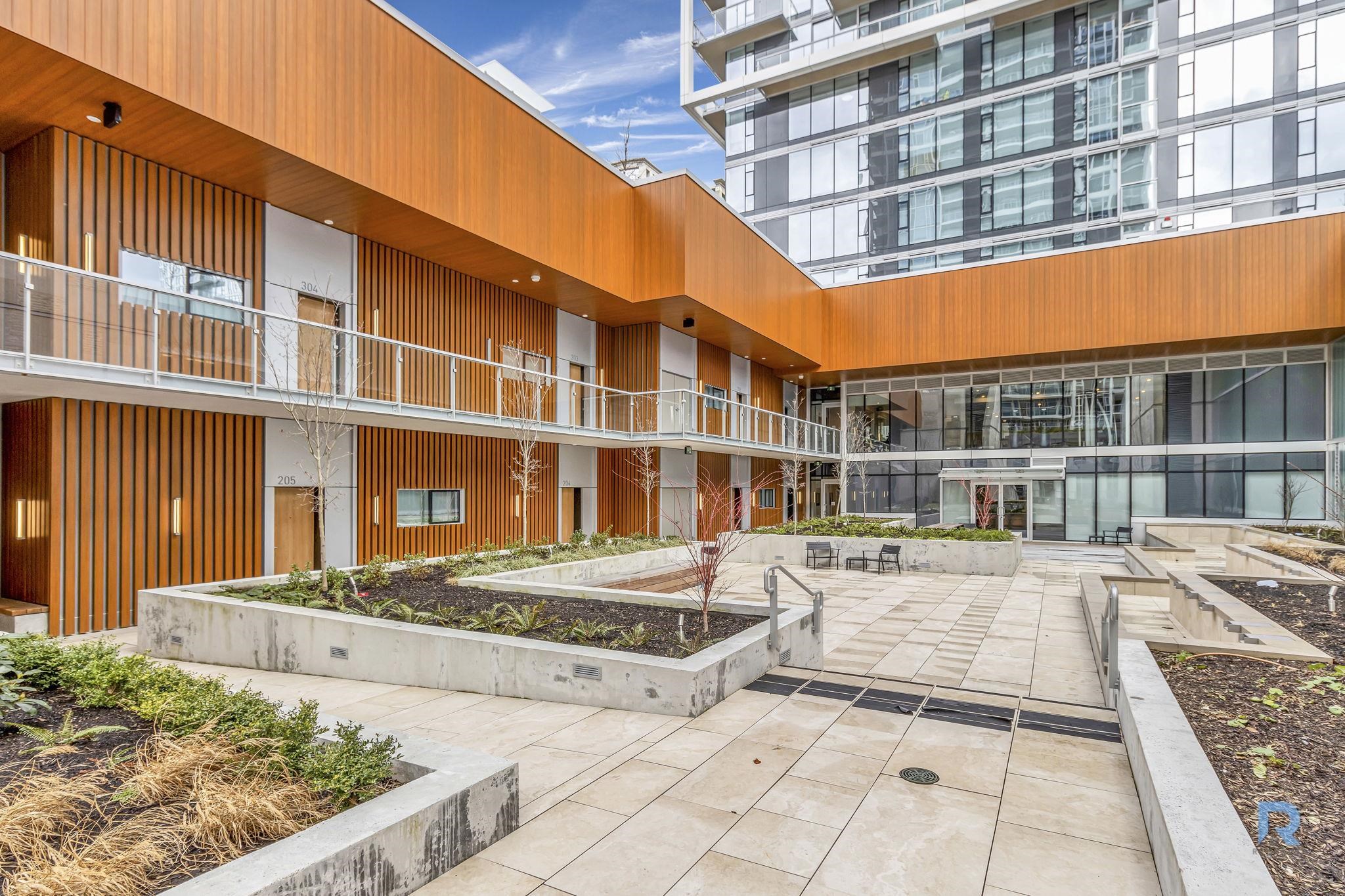 #206 6000 McKay Avenue - 33