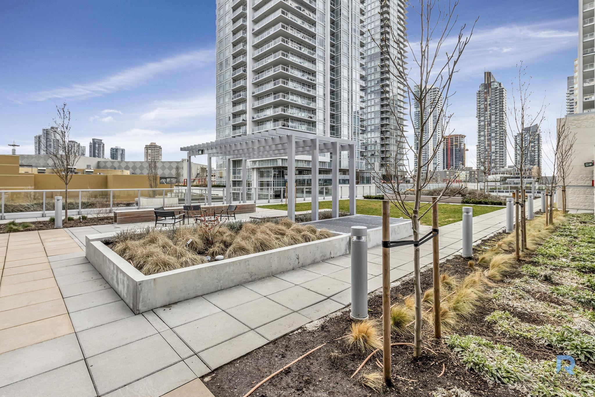 #206 6000 McKay Avenue - 40