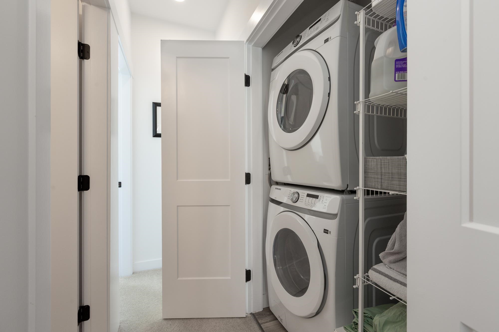 #13 2774 Montrose Avenue - 26