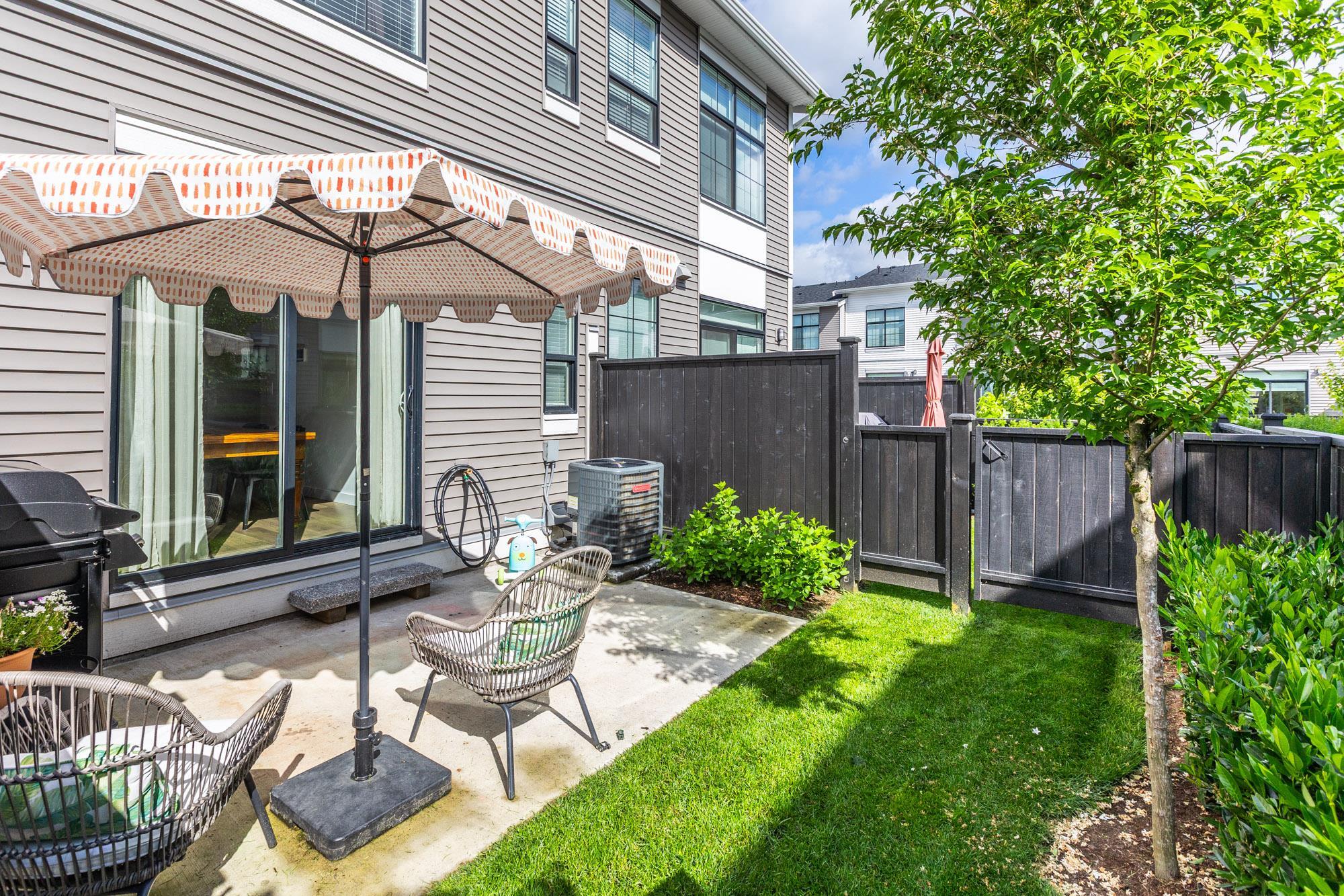 #13 2774 Montrose Avenue - 30