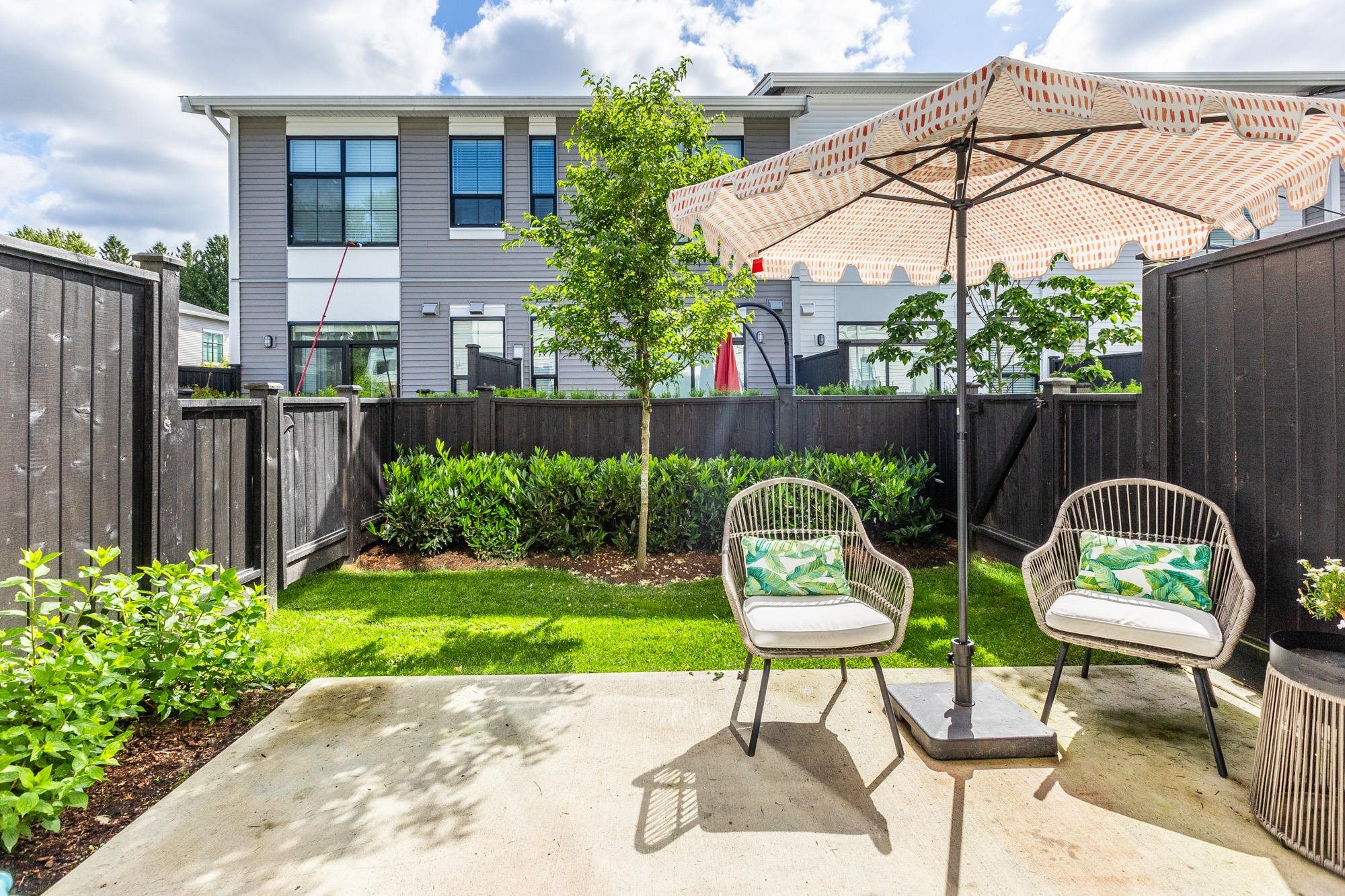 #13 2774 Montrose Avenue - 33