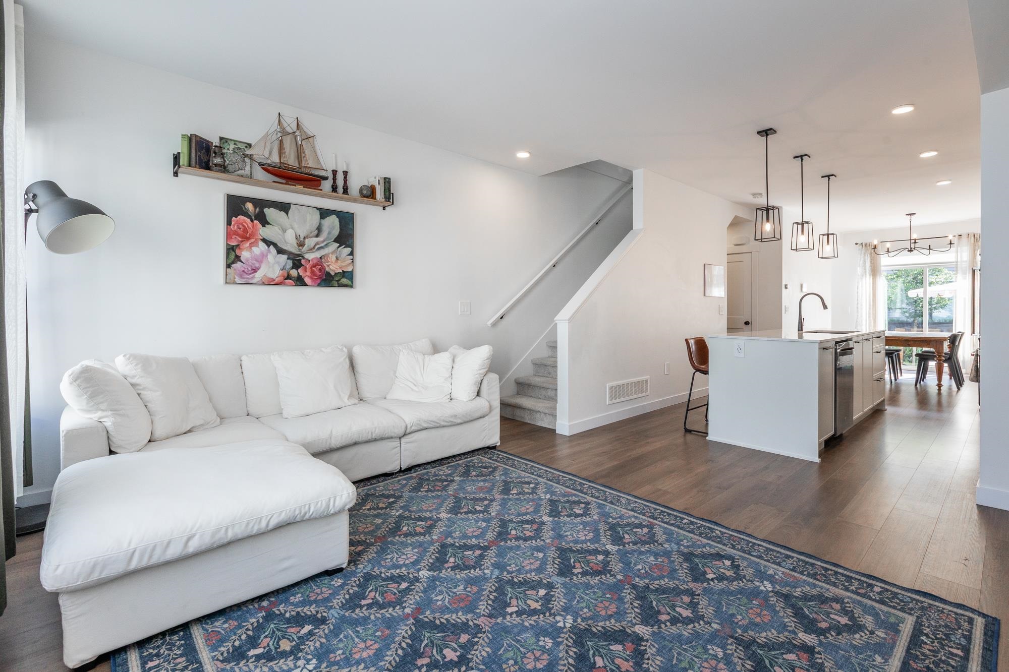 #13 2774 Montrose Avenue - 14