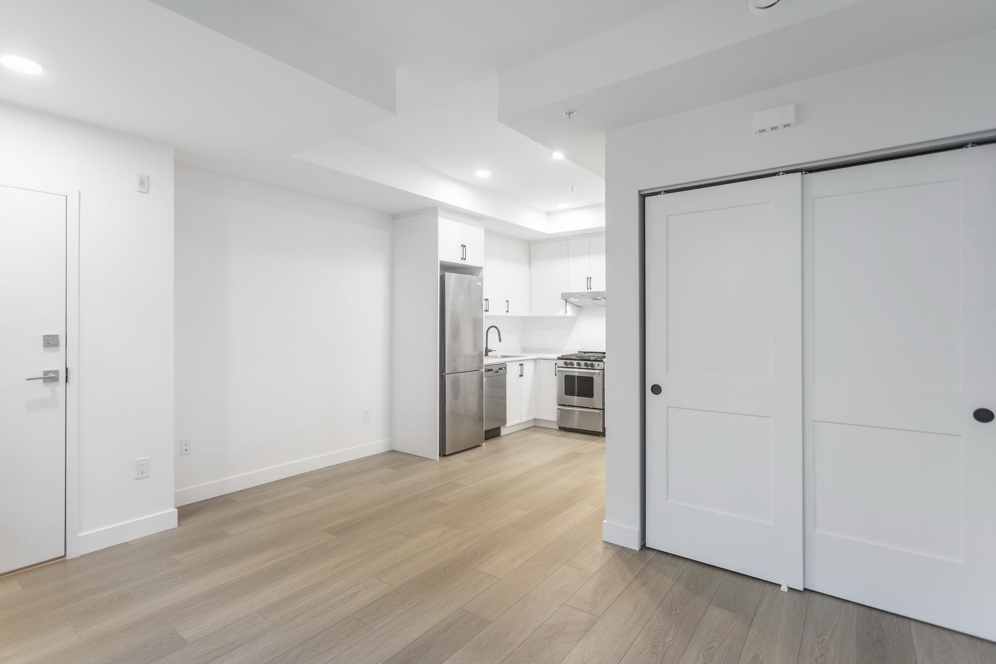 #120 720 Robinson Street - 23