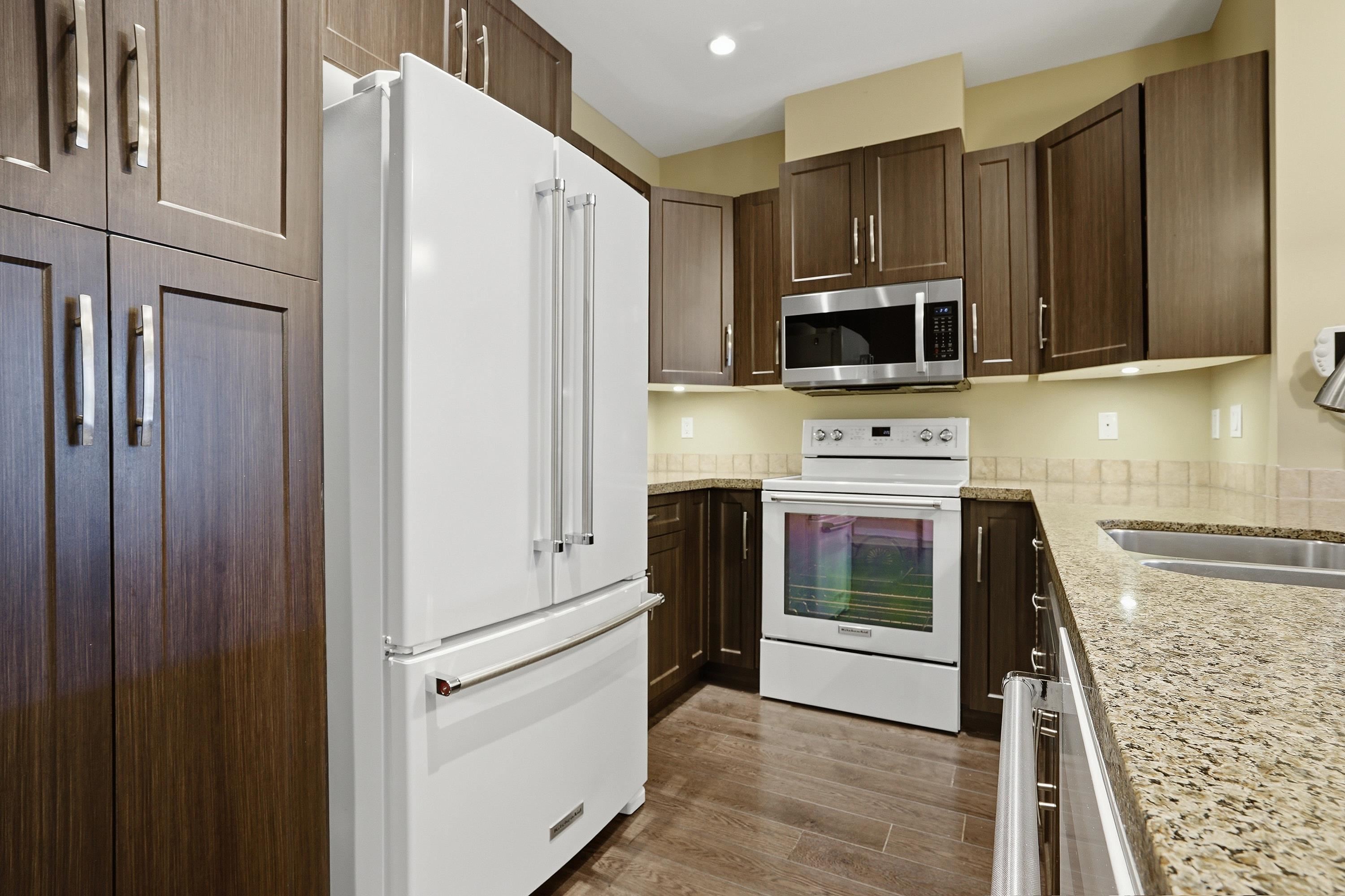 #202 33485 South Fraser Way - 10
