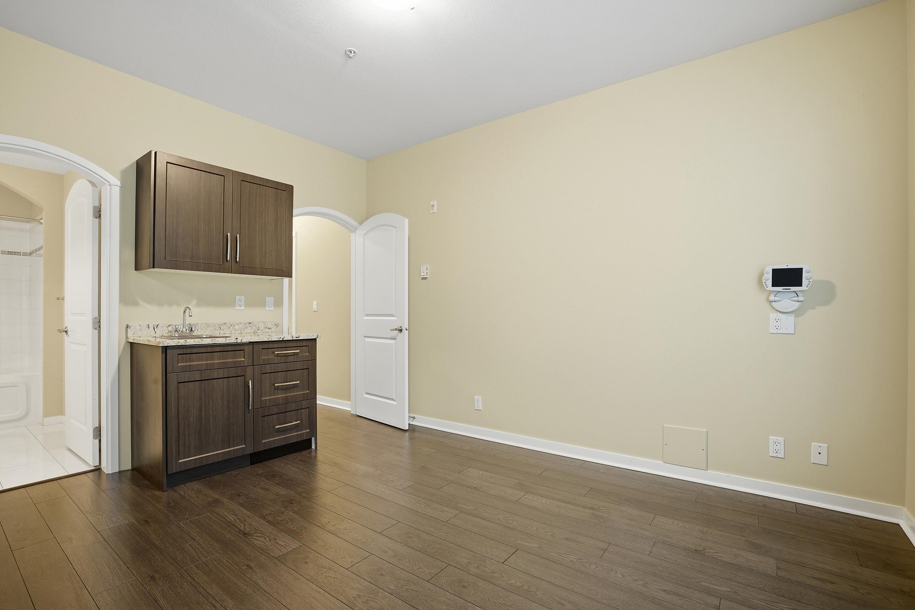 #202 33485 South Fraser Way - 19