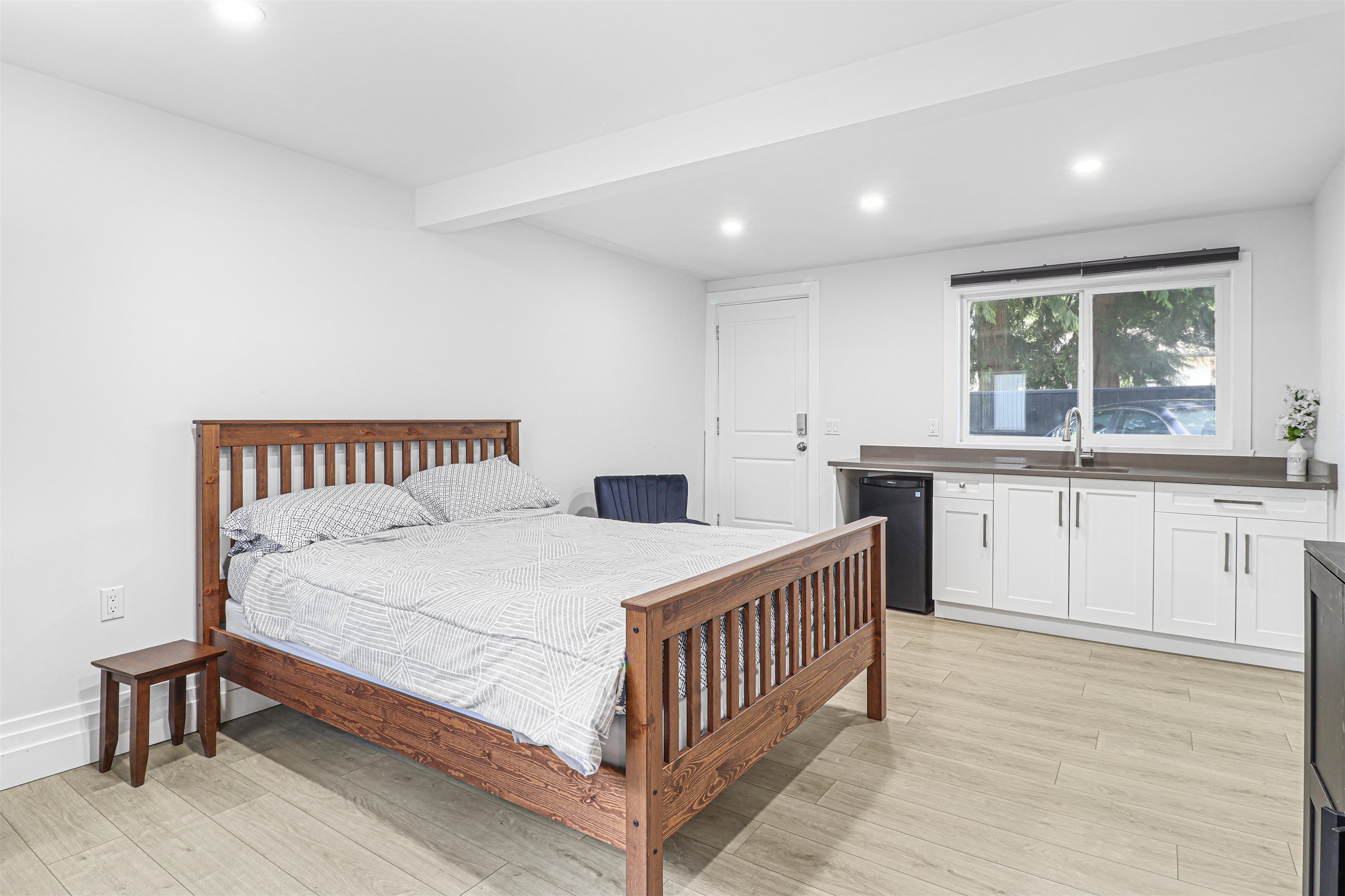 1225 Foster Avenue - 13