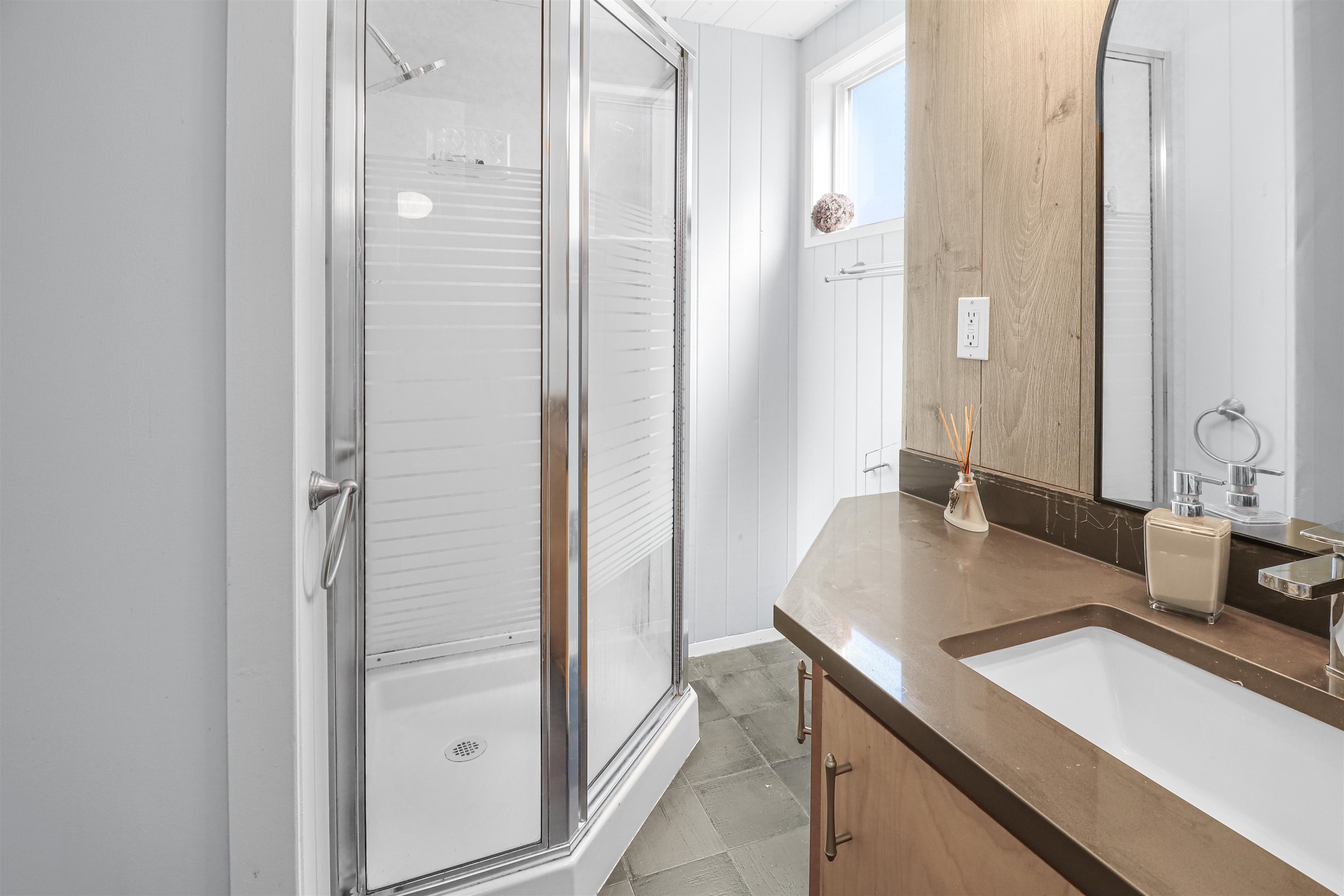 1225 Foster Avenue - 25