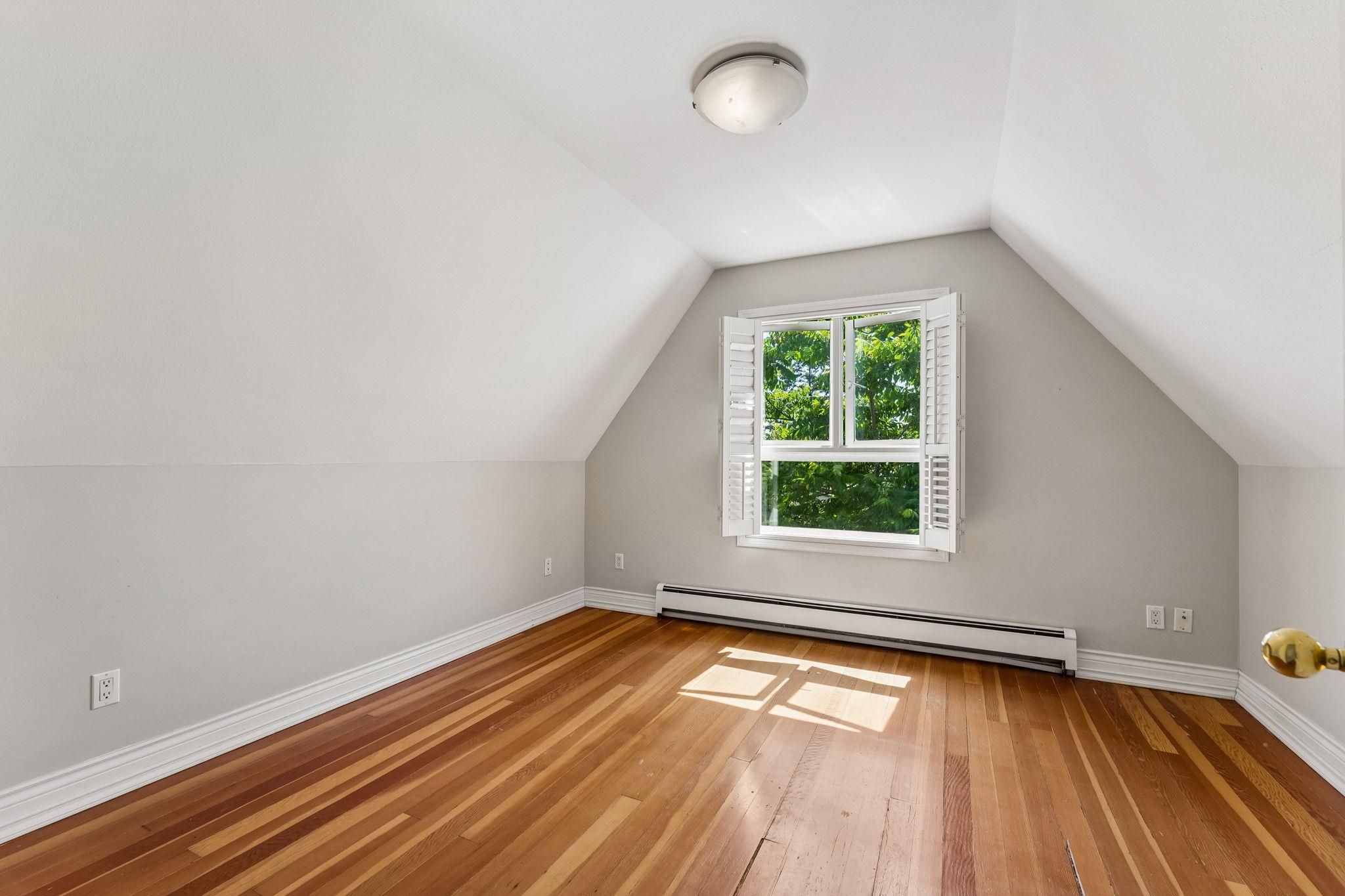 408 E 2nd Street - 23