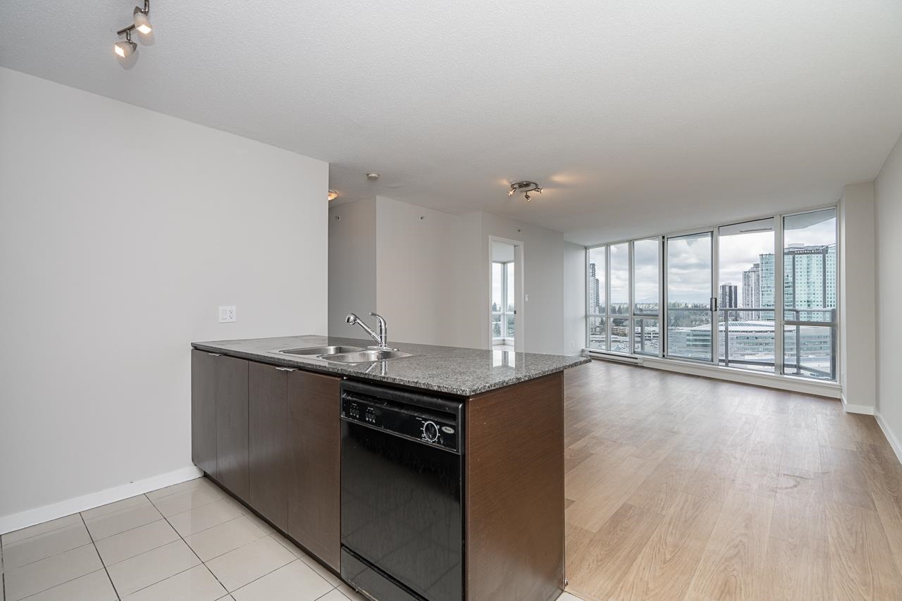 #2002 13618 100 Avenue - 1