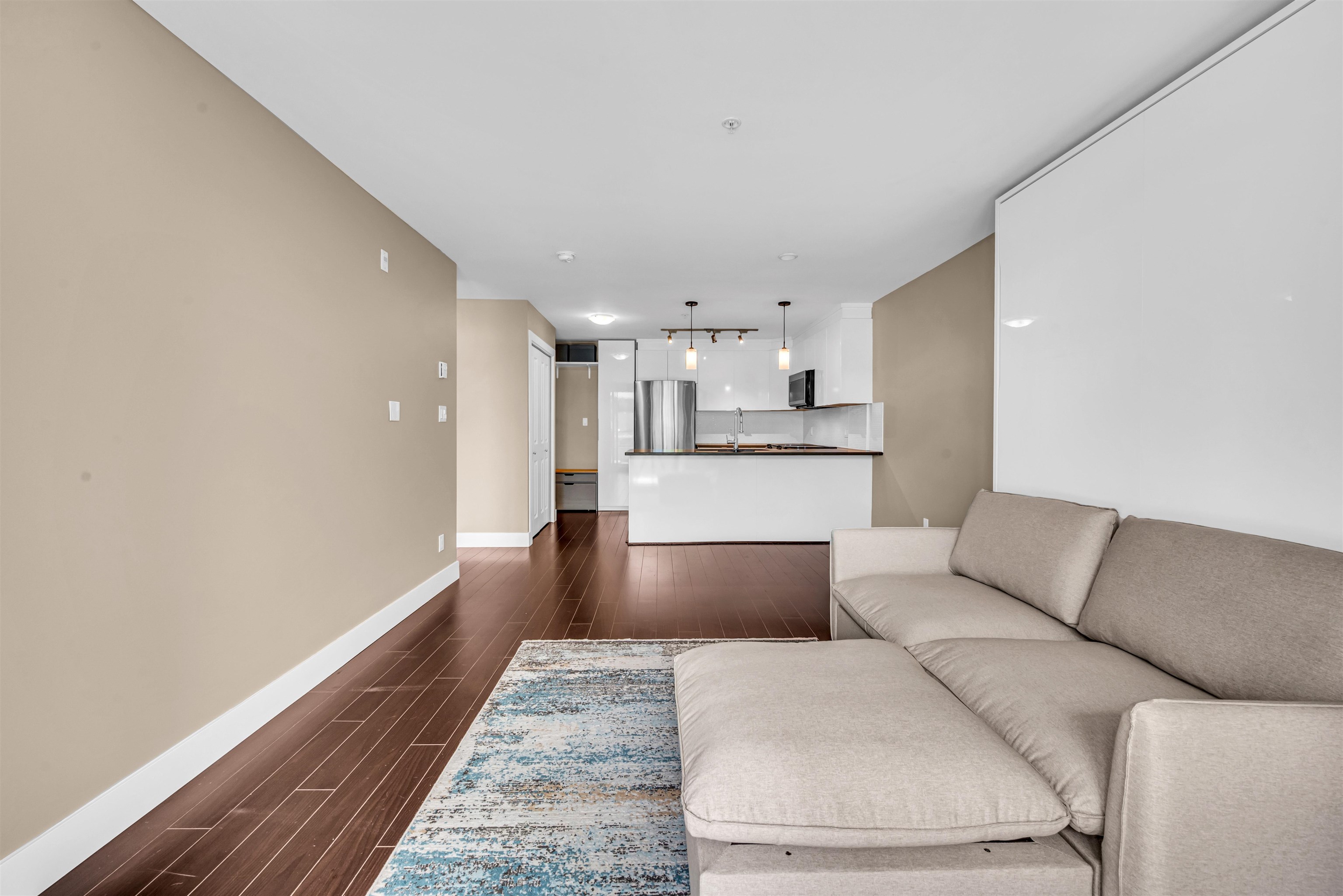 #211 4338 Commercial Street - 23
