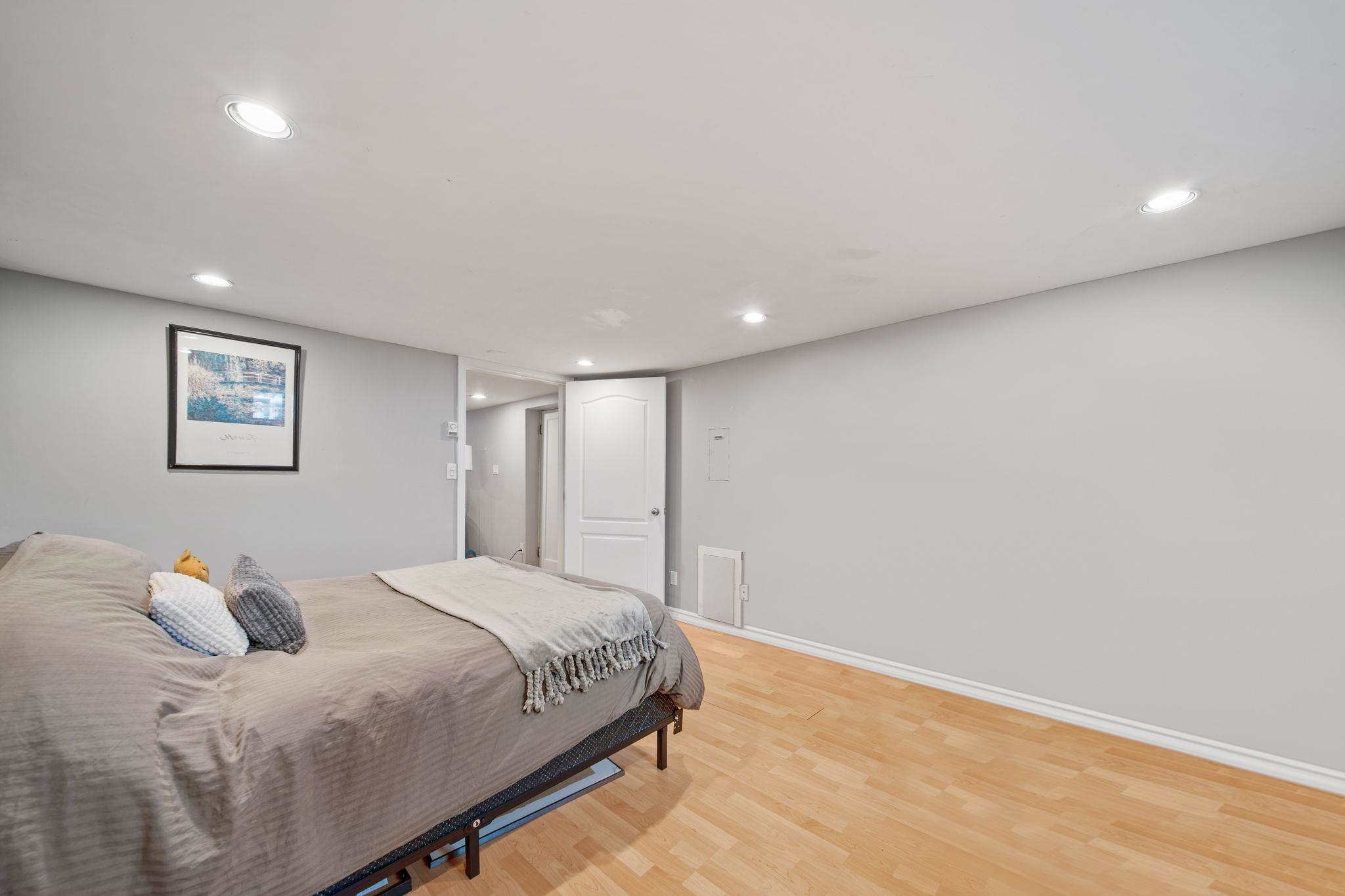 306 Ninth Avenue - 17