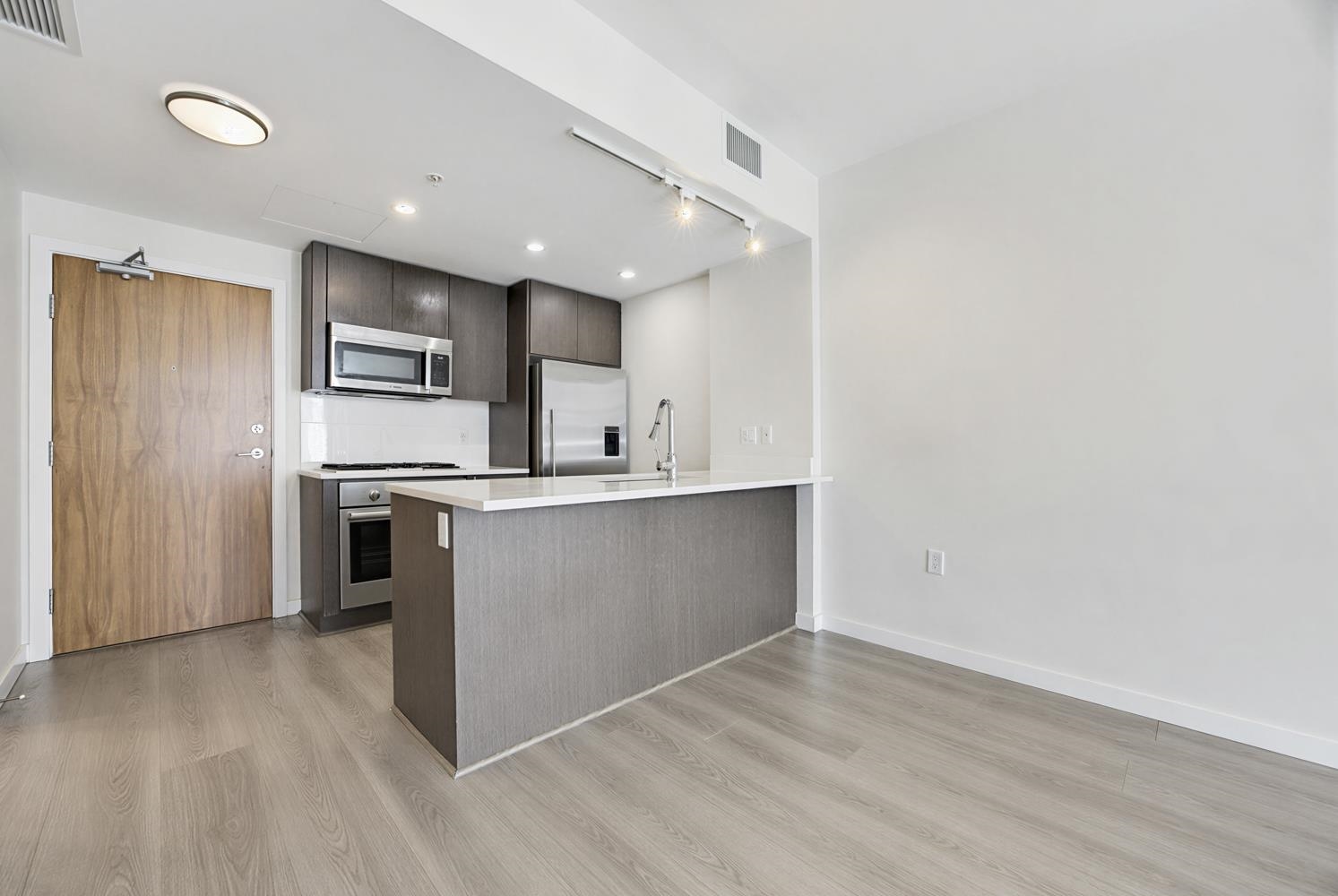 #612 8628 Hazelbridge Way - 22