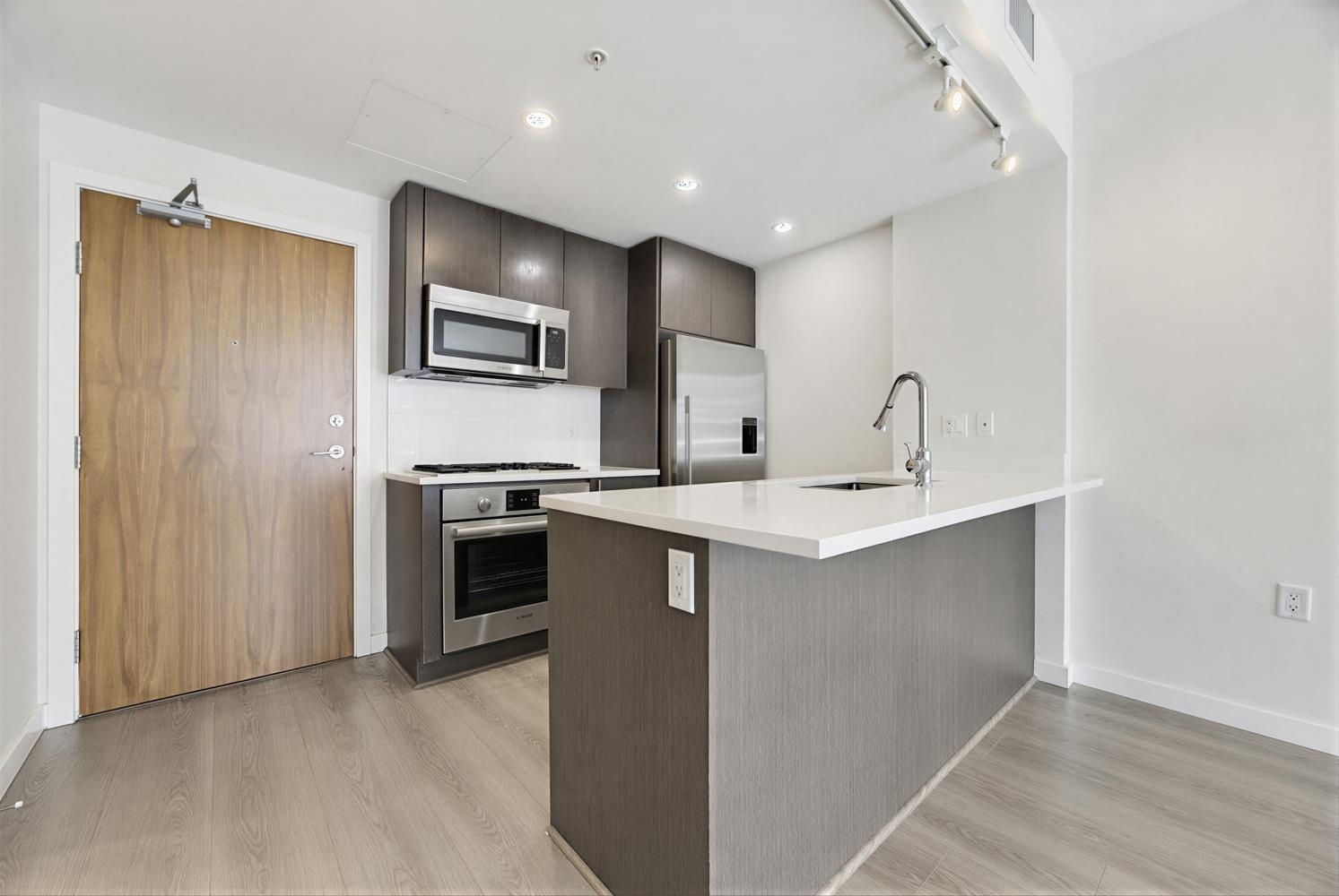 #612 8628 Hazelbridge Way - 20