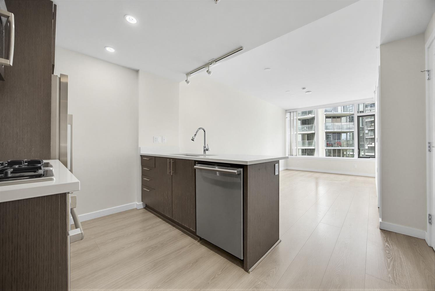 #612 8628 Hazelbridge Way - 19