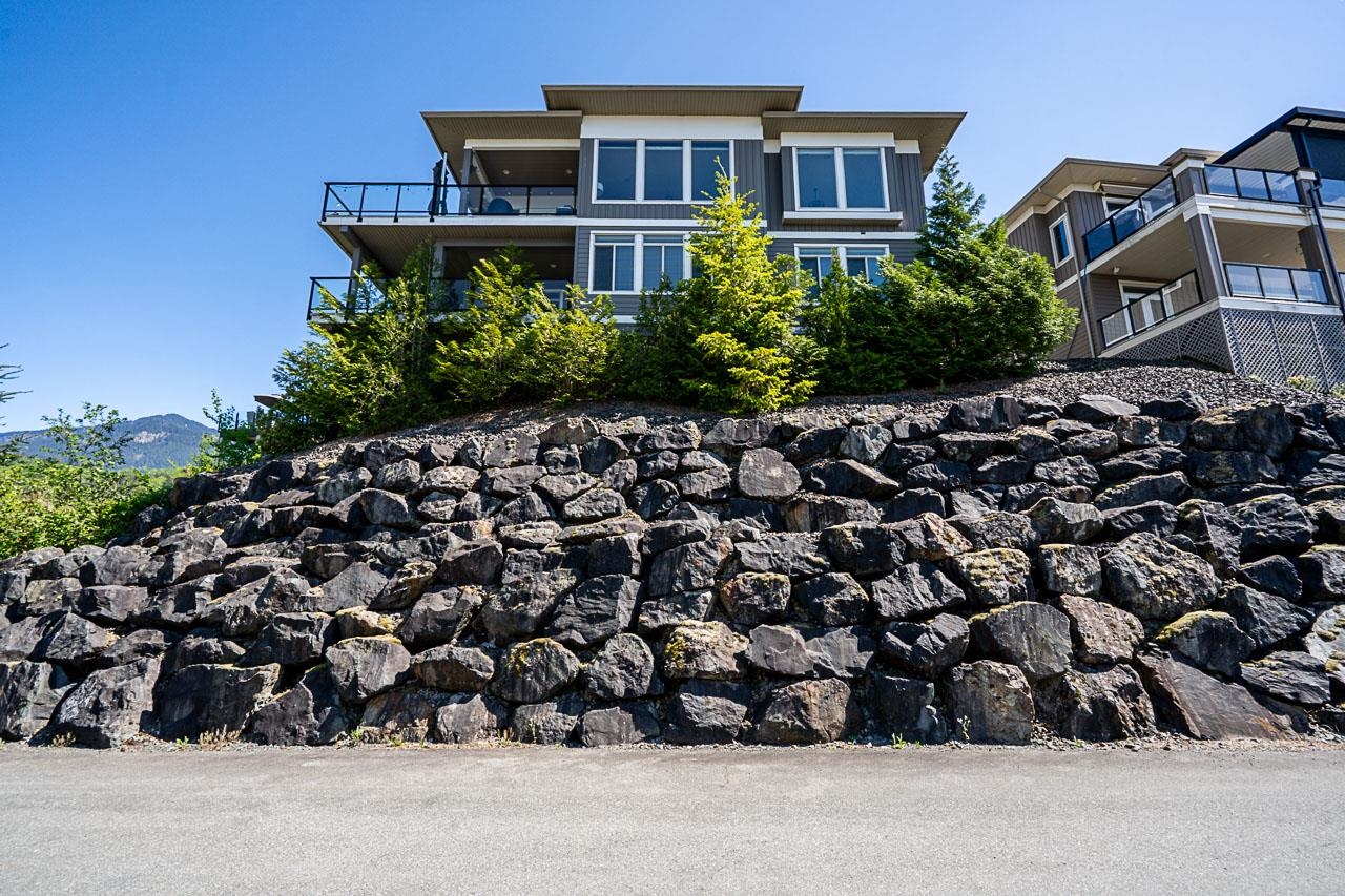 #111 51075 Falls Court - Image 2