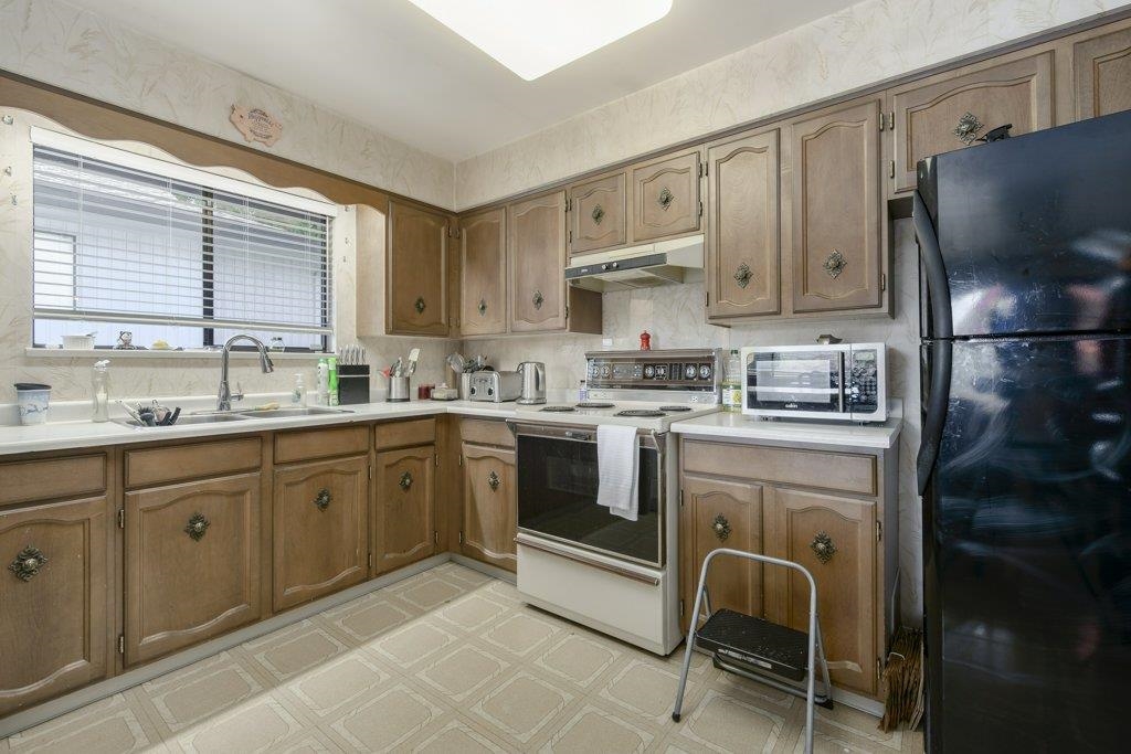 8194 Woodlake Court - 15